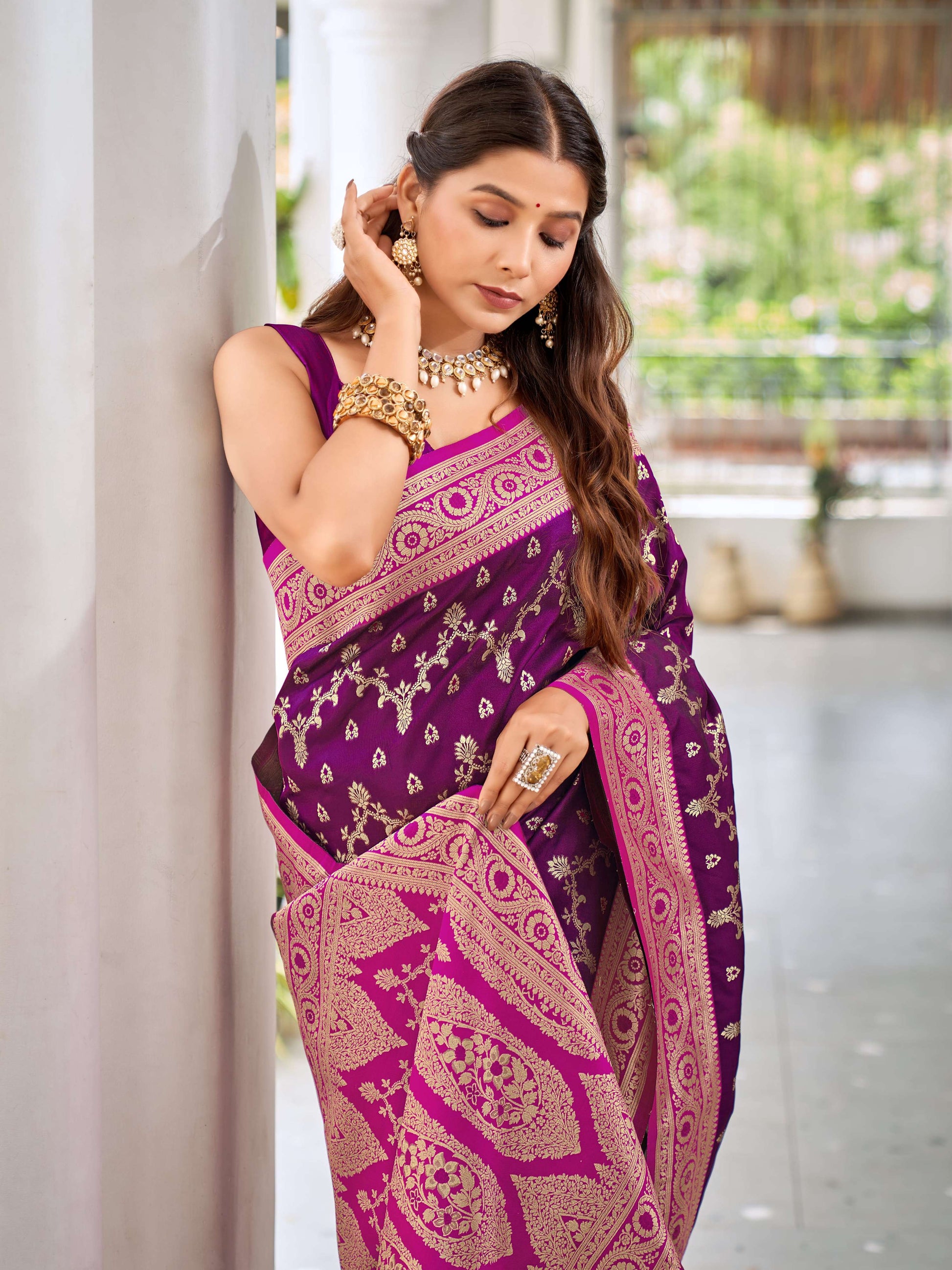 MANOHARI Banarasi Silk Blend Jacquard Work Saree - Purple - Dista