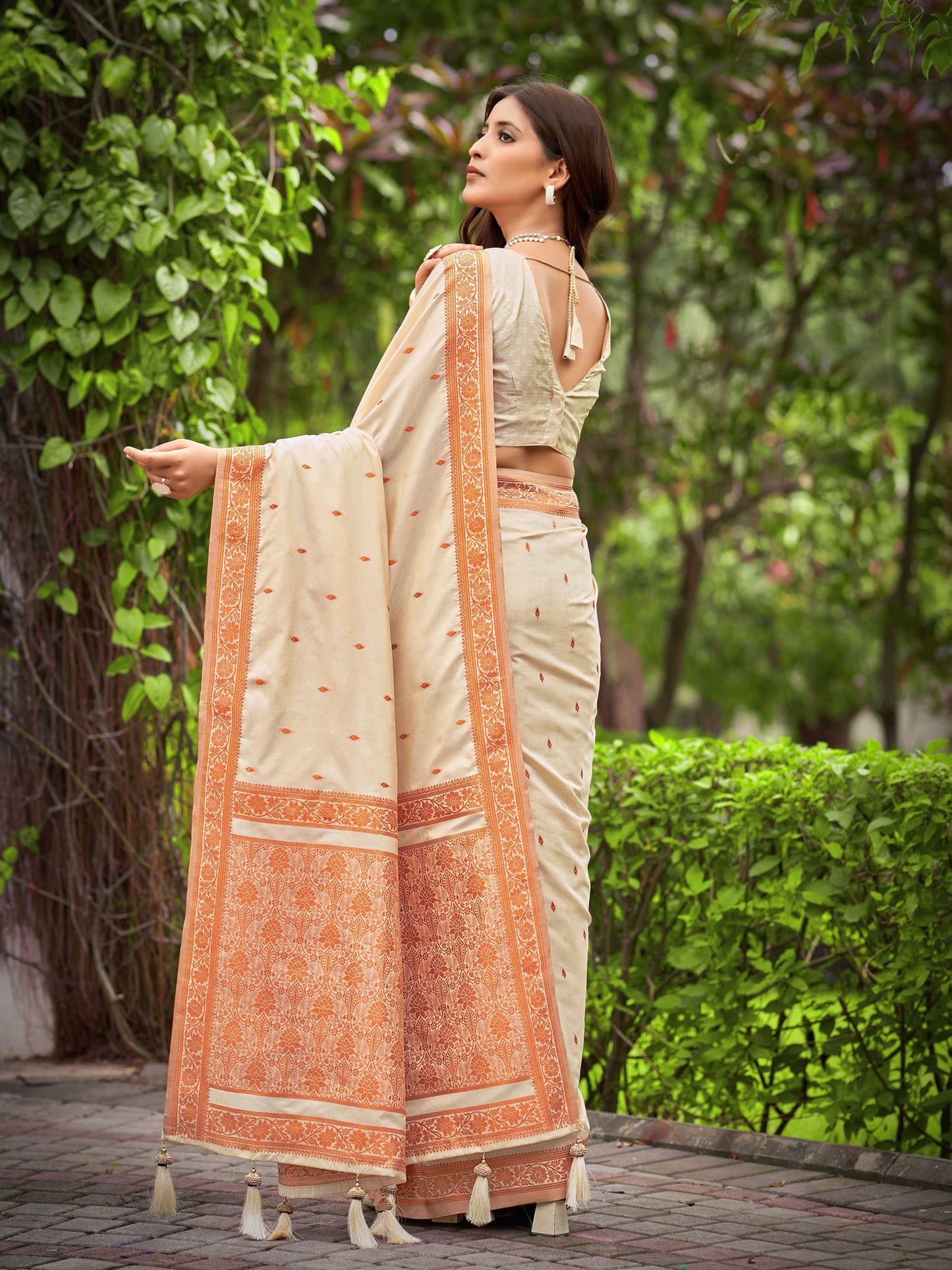 MANOHARI Banarasi Silk Blend Jacquard Work Saree - Beige - Dista
