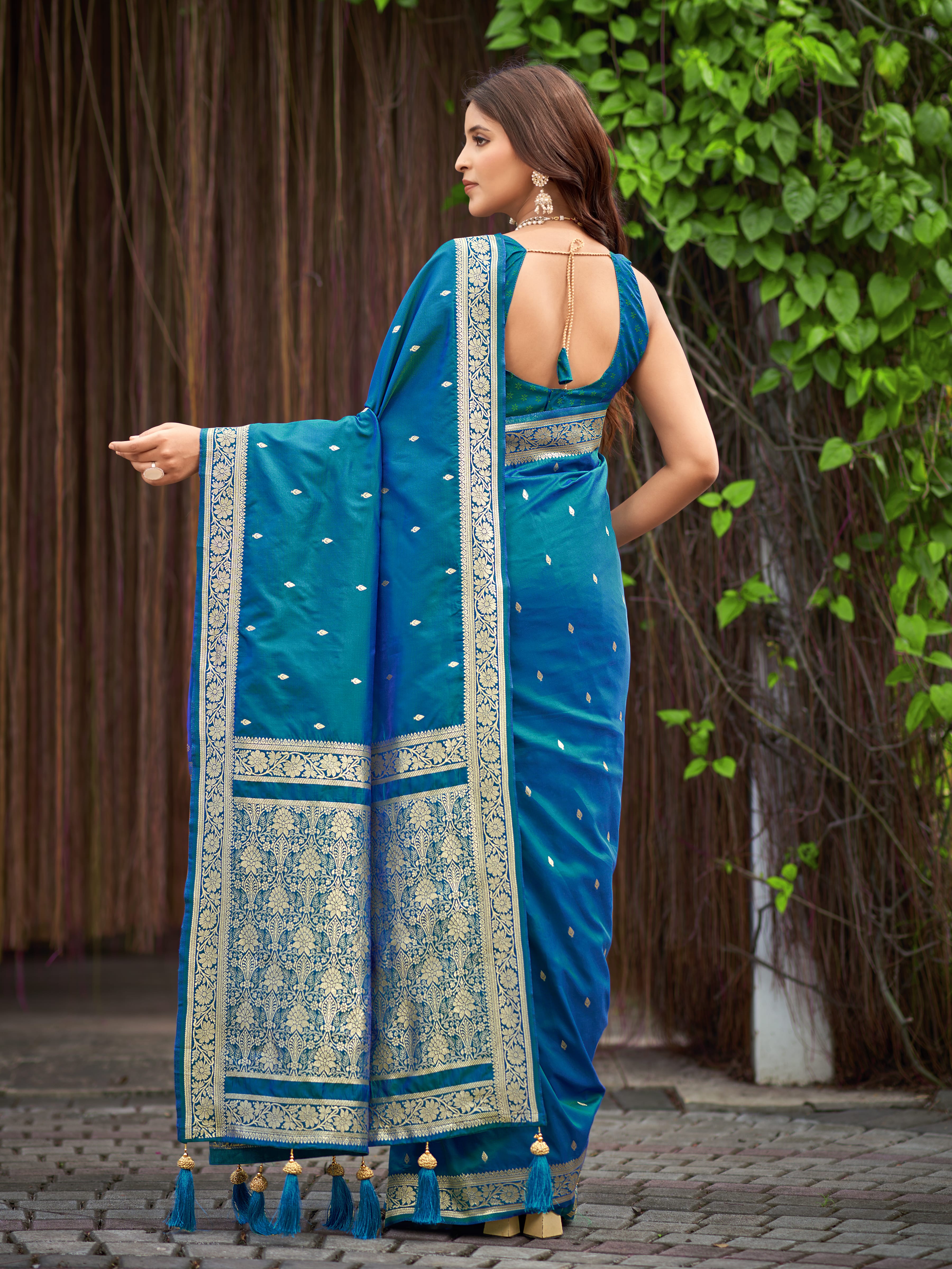 MANOHARI Banarasi Silk Blend Jacquard Work Saree - Blue - Dista