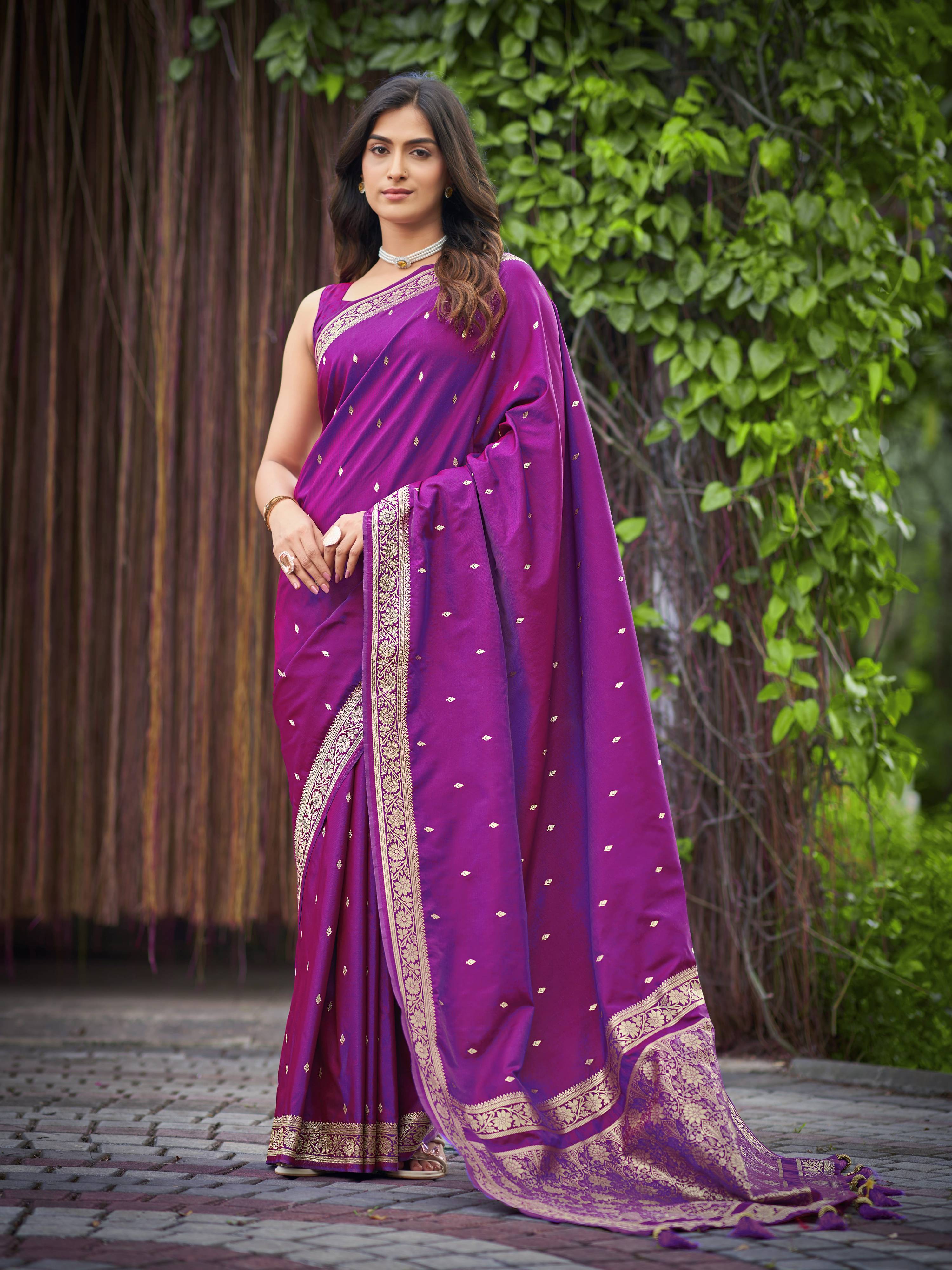 MANOHARI Banarasi Silk Blend Jacquard Work Saree - Purple - Dista