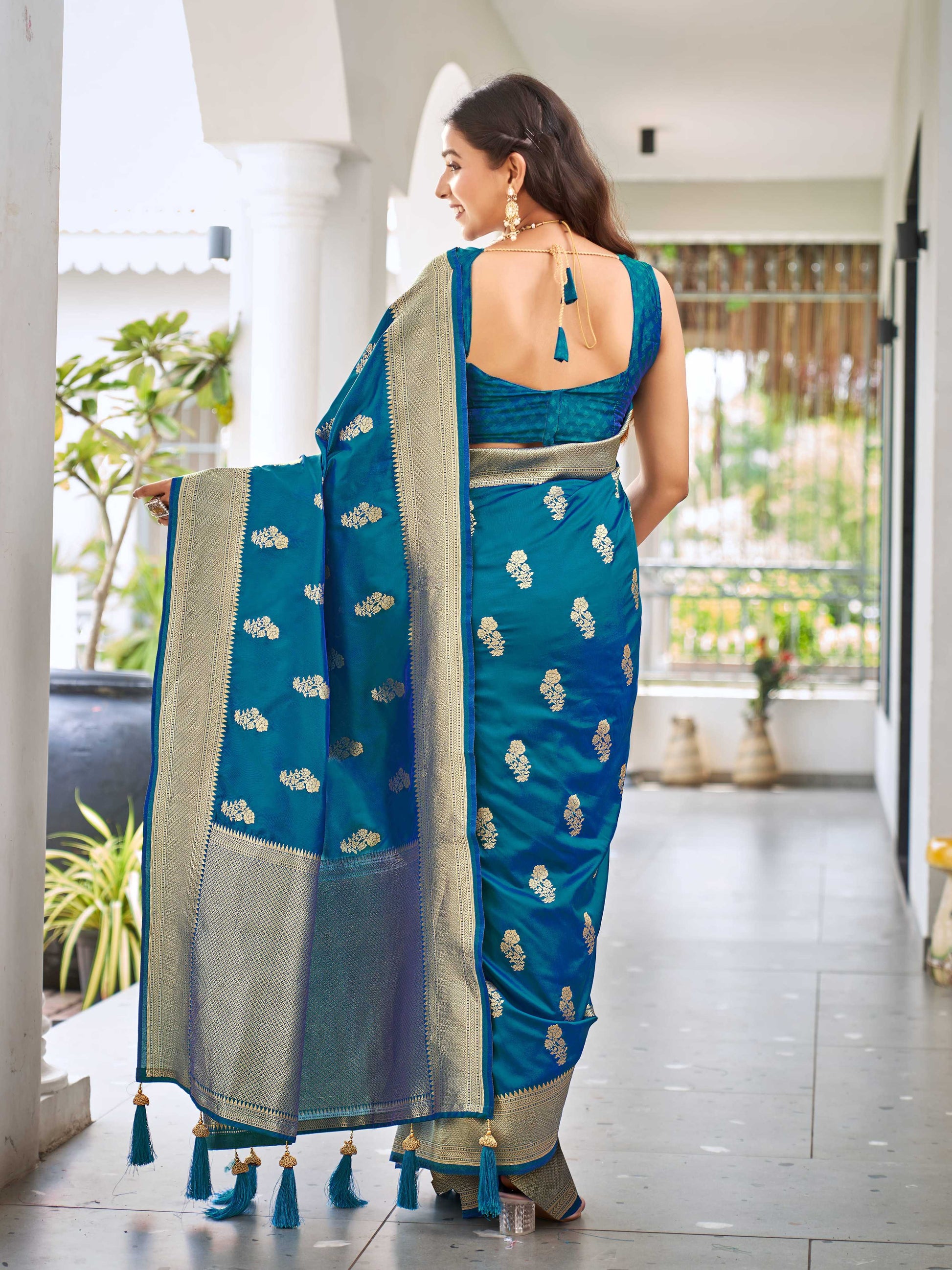 MANOHARI Banarasi Silk Blend Jacquard Work Saree - Blue - Dista