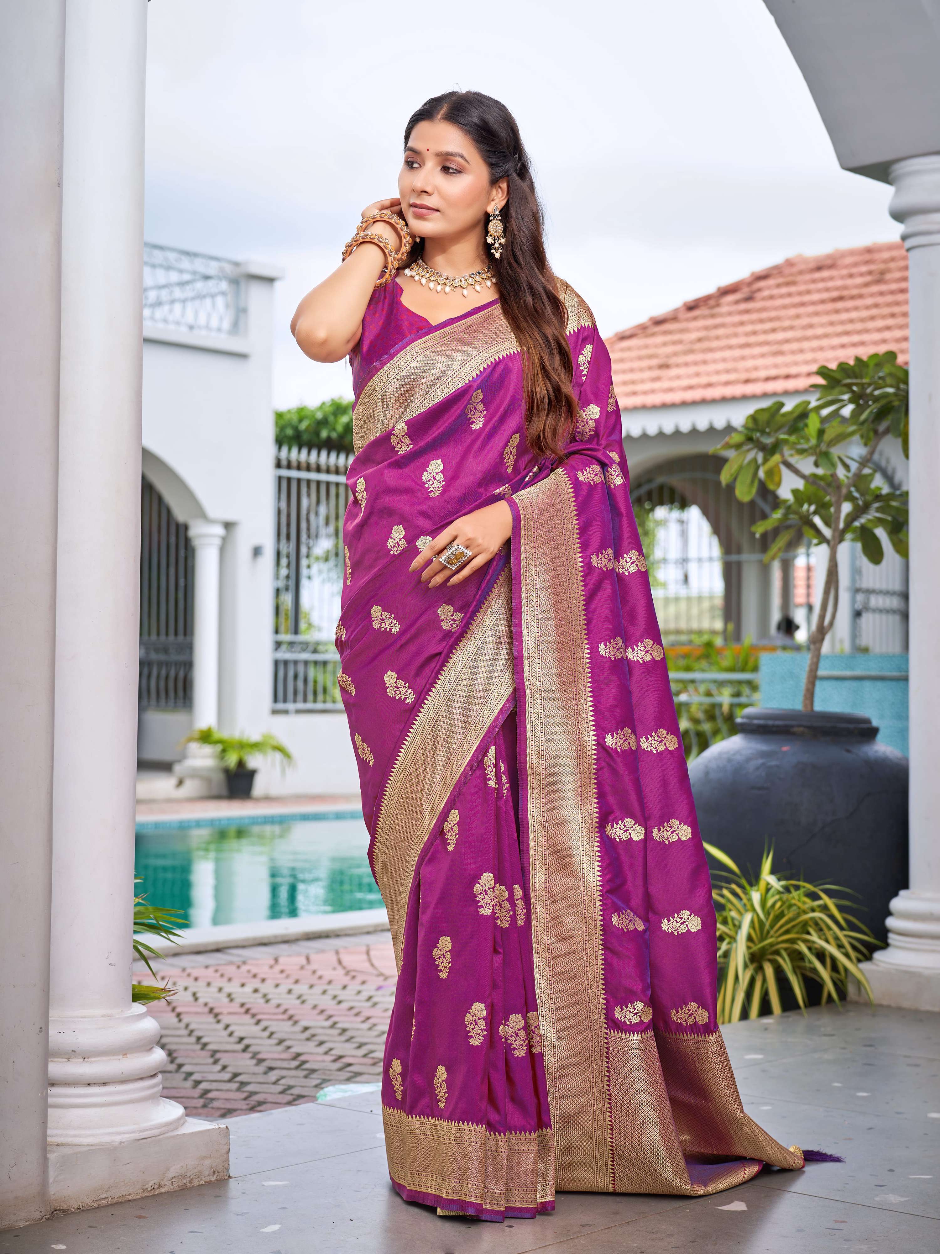 MANOHARI Banarasi Silk Blend Jacquard Work Saree - Purple - Dista