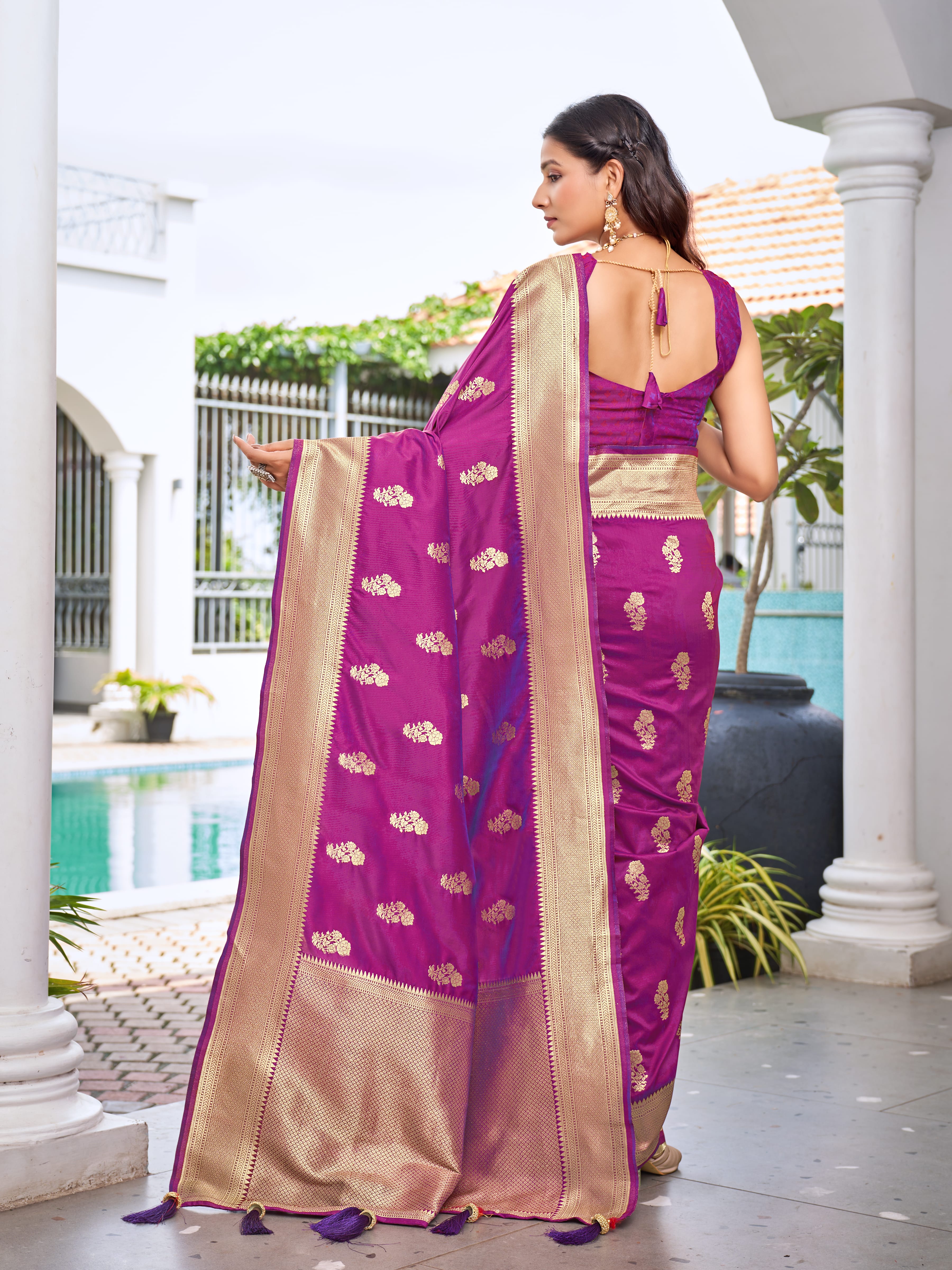 MANOHARI Banarasi Silk Blend Jacquard Work Saree - Purple - Dista