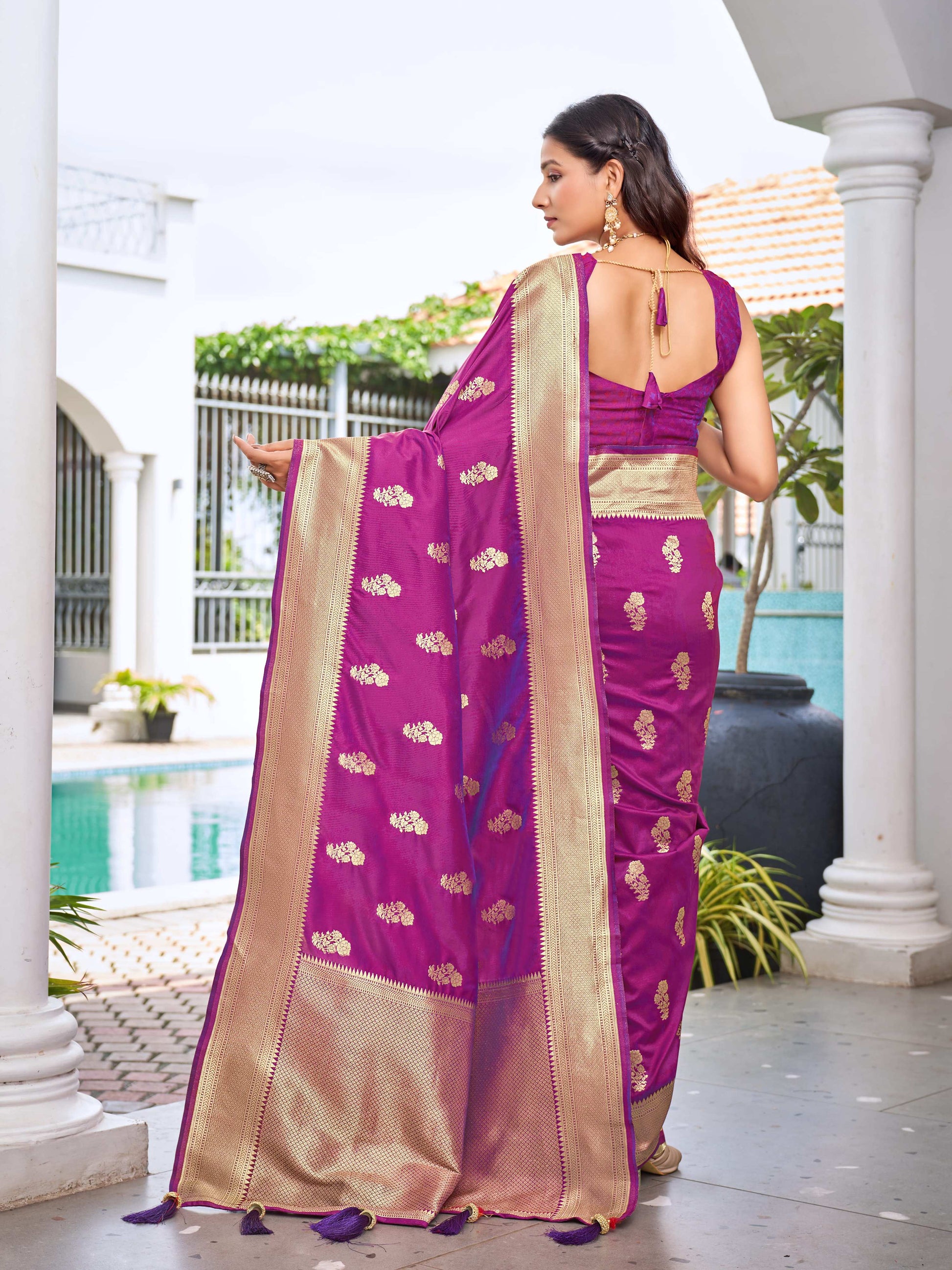 MANOHARI Banarasi Silk Blend Jacquard Work Saree - Purple - Dista