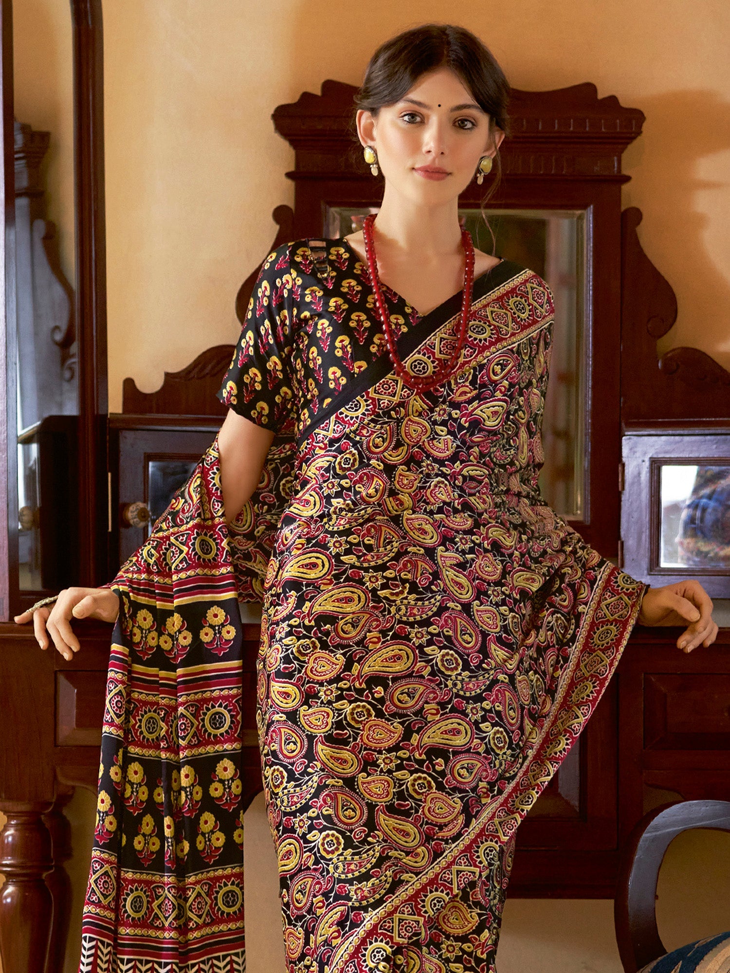 NOZ2TOZ Women's Crepe Black Printed Designer Saree With Blouse Piece - Distacart