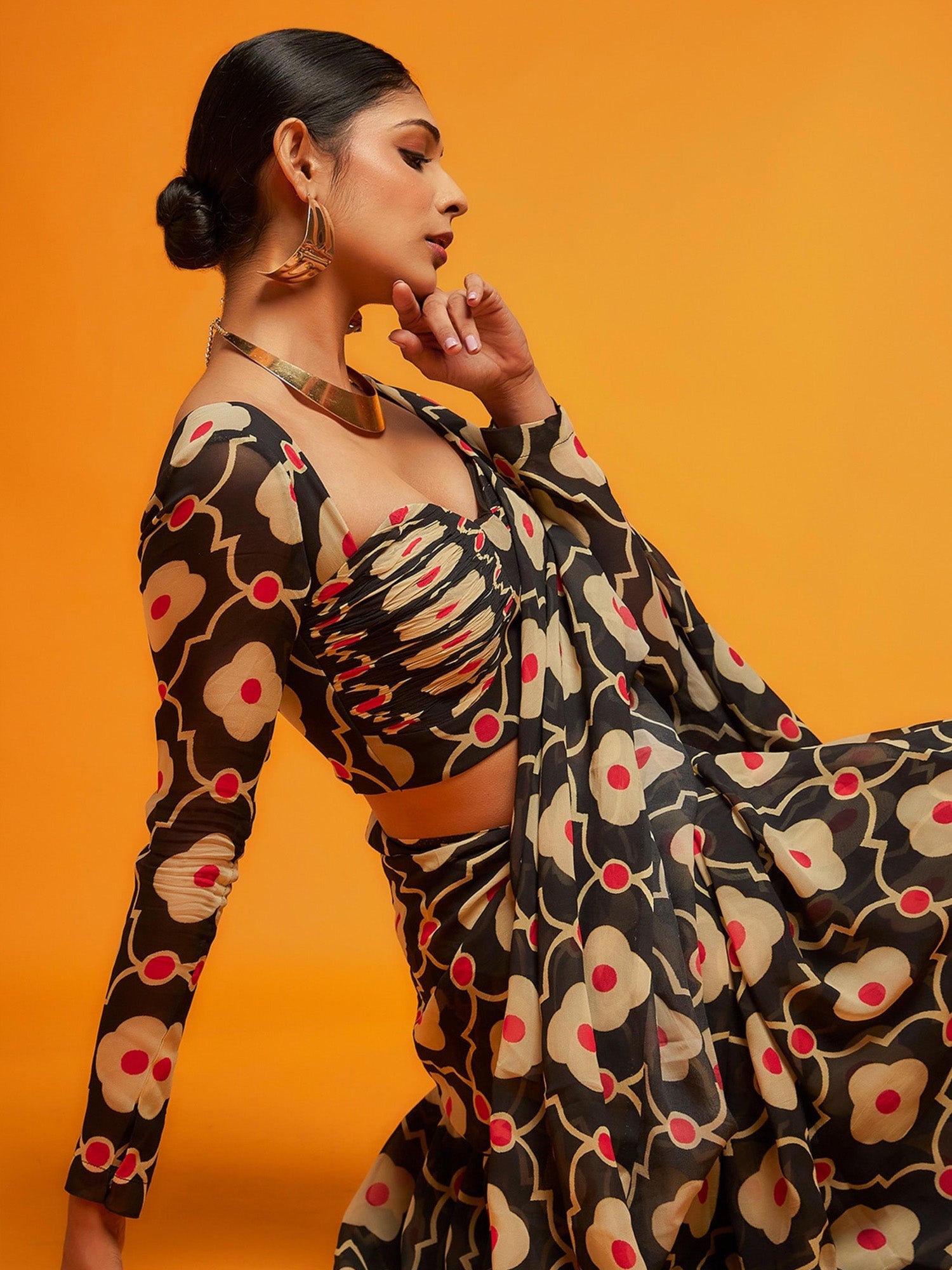 NOZ2TOZ Women's Satin Black Printed Designer Saree With Blouse Piece - Distacart