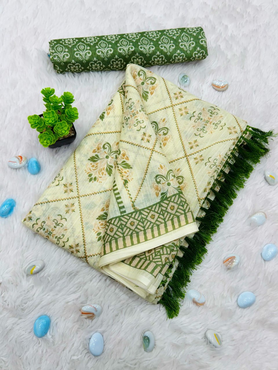 Avantini Pure Linen Cotton Digital Printed Saree With Unstitched Blouse Piece