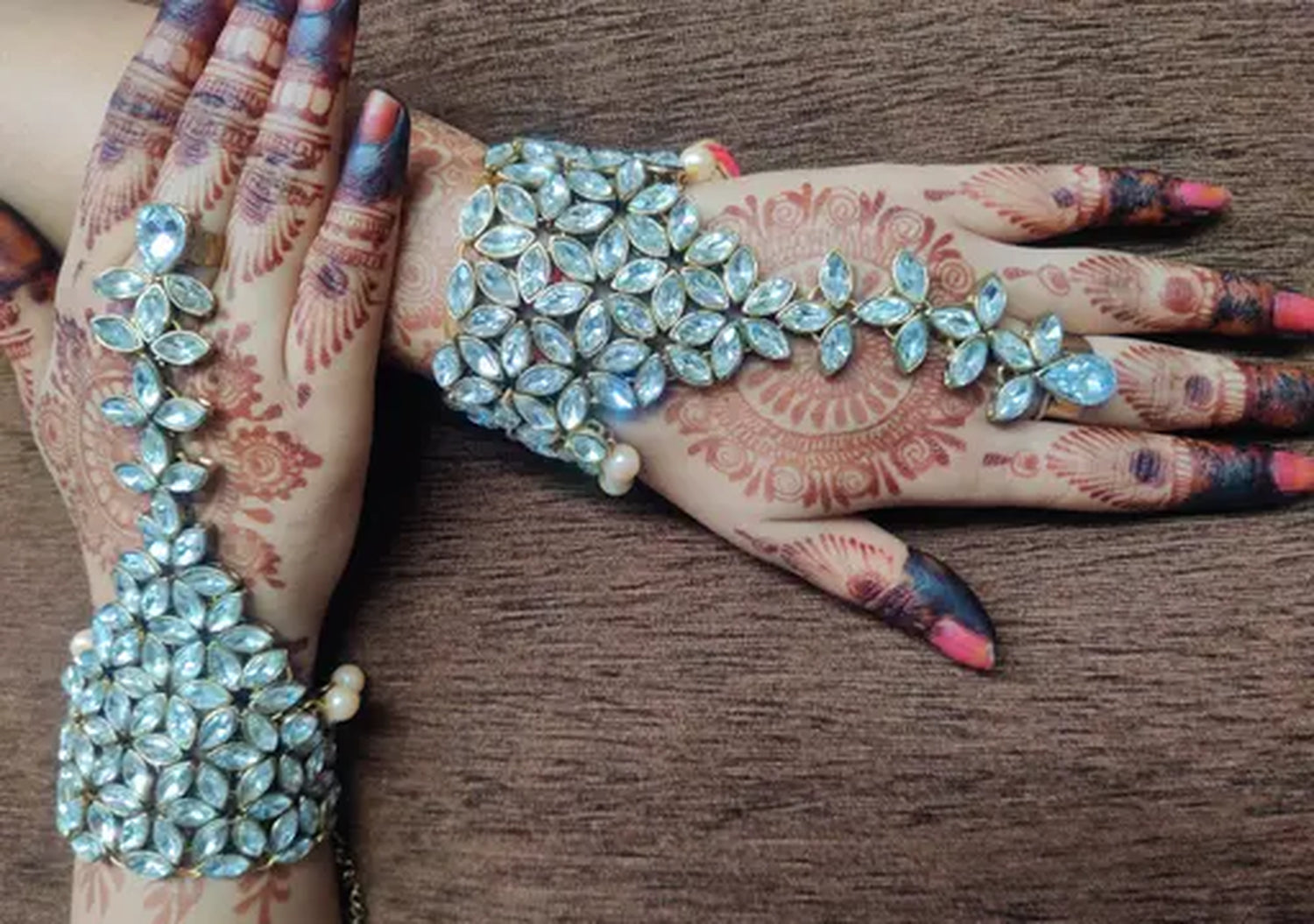 Jewel City Bridal Haath Phool Hand Jewelry - Crystal Stone Hand Harness - Traditional Indian Wedding Hand Chain - Kundan Hathphool