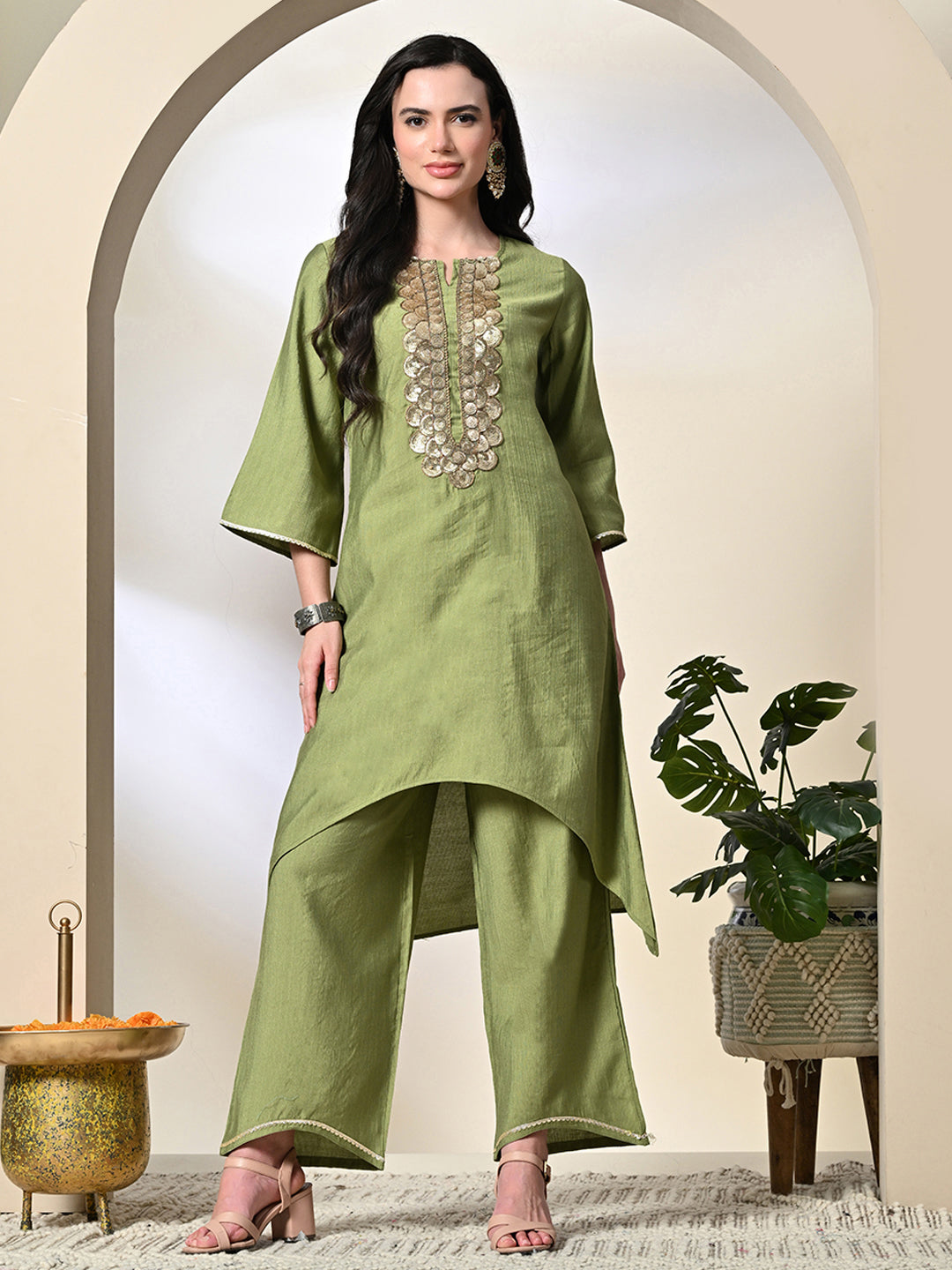 Myshka Women's Embroidered Keyhole Neck Bell Sleeves Kurta & Palazzos Sets in Green Color - Distacart