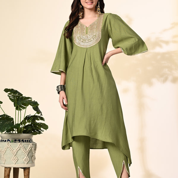 Myshka Women's Embroidered V-Neck Bell Sleeves Kurta & Dhoti Pants with Dupatta Sets in Green Color - L Myshka Women's Embroidered V-Neck Bell Sleeves Kurta & Dhoti Pants with Dupatta Sets in Green Color - L