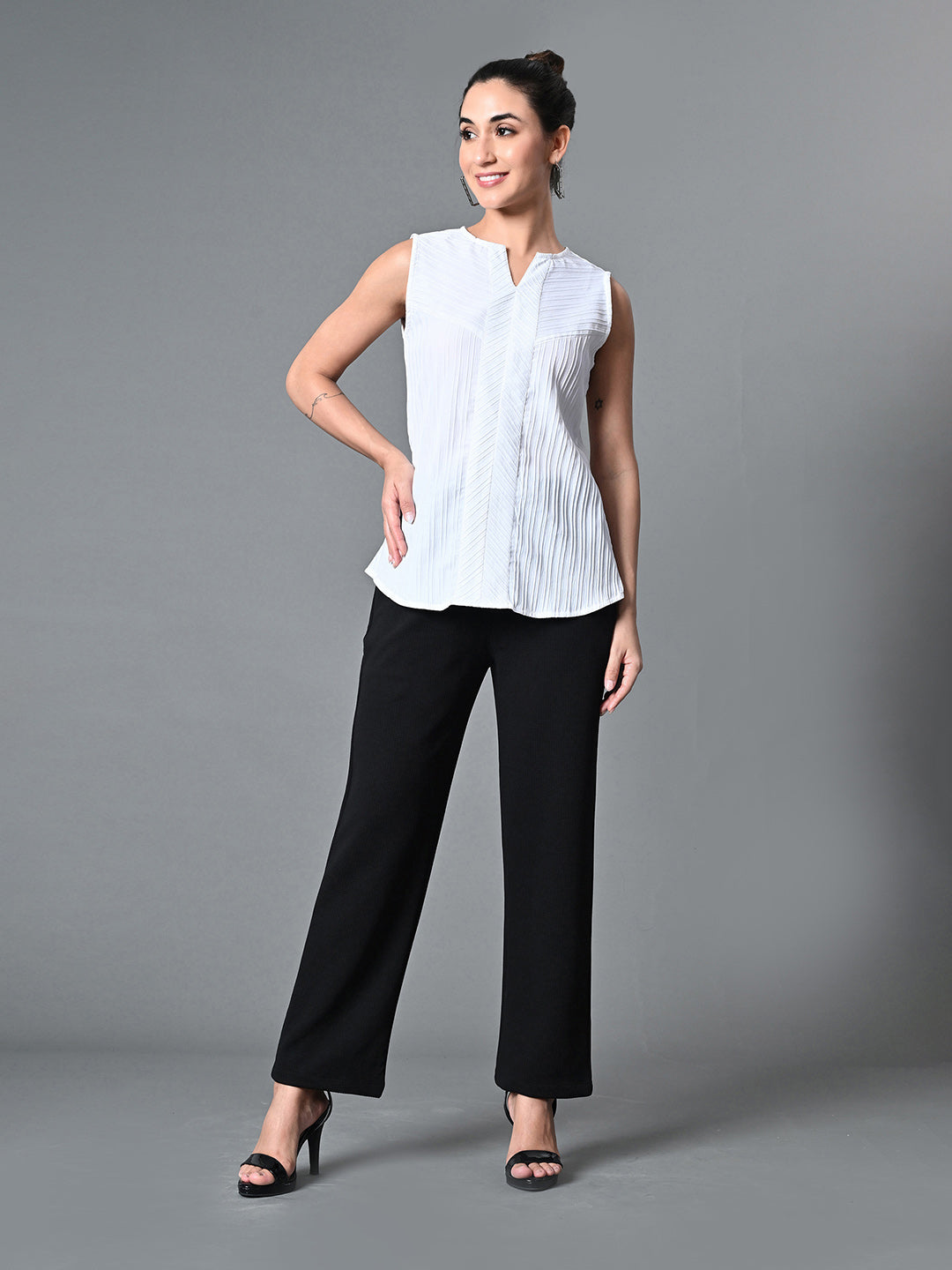 Myshka Women's Keyhole Neck Sleeveless Top in White Color - Distacart