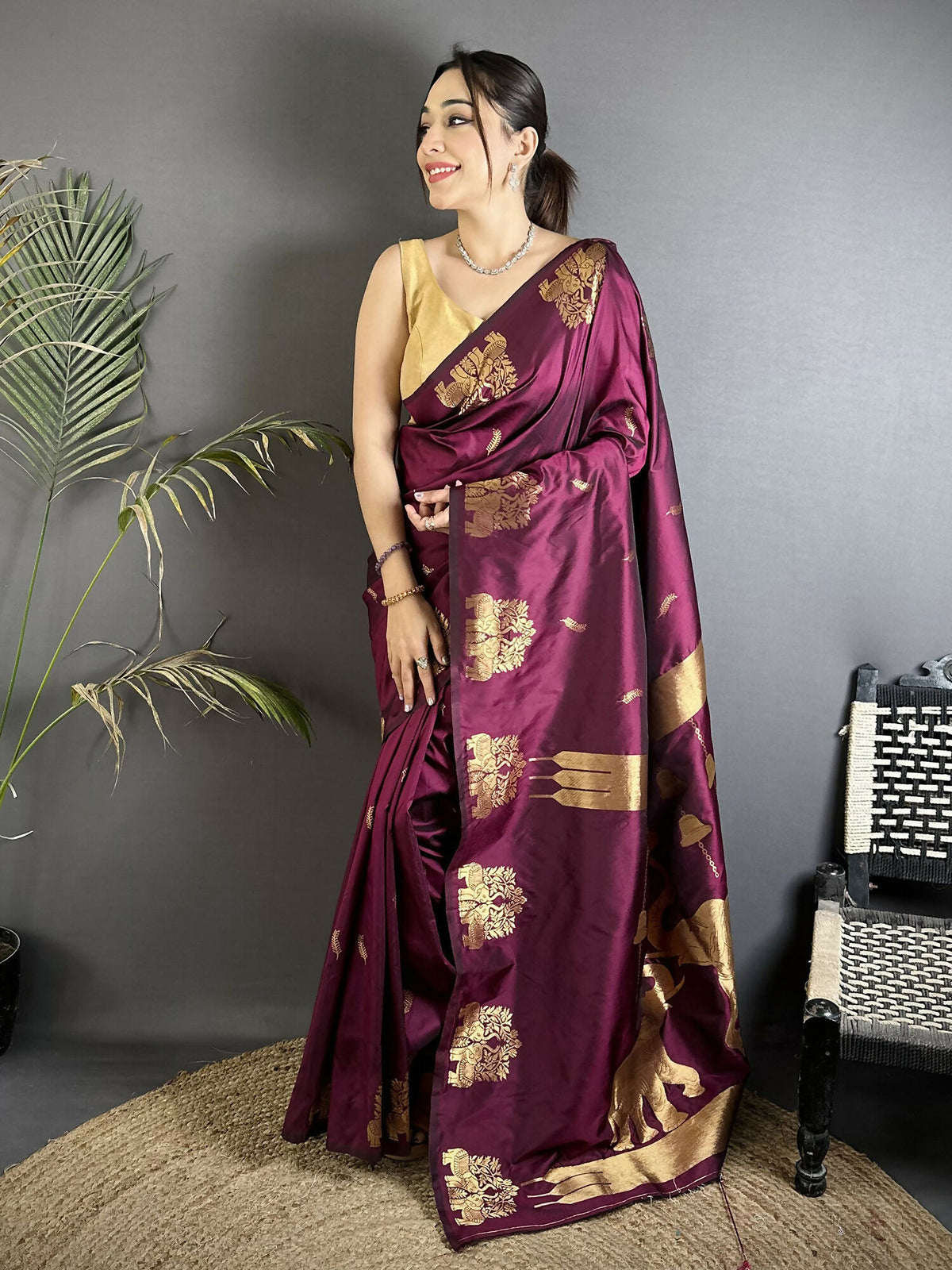Joban Fashion Magenta Motifs Zari Weaving Soft Silk Banarasi Saree - Dista