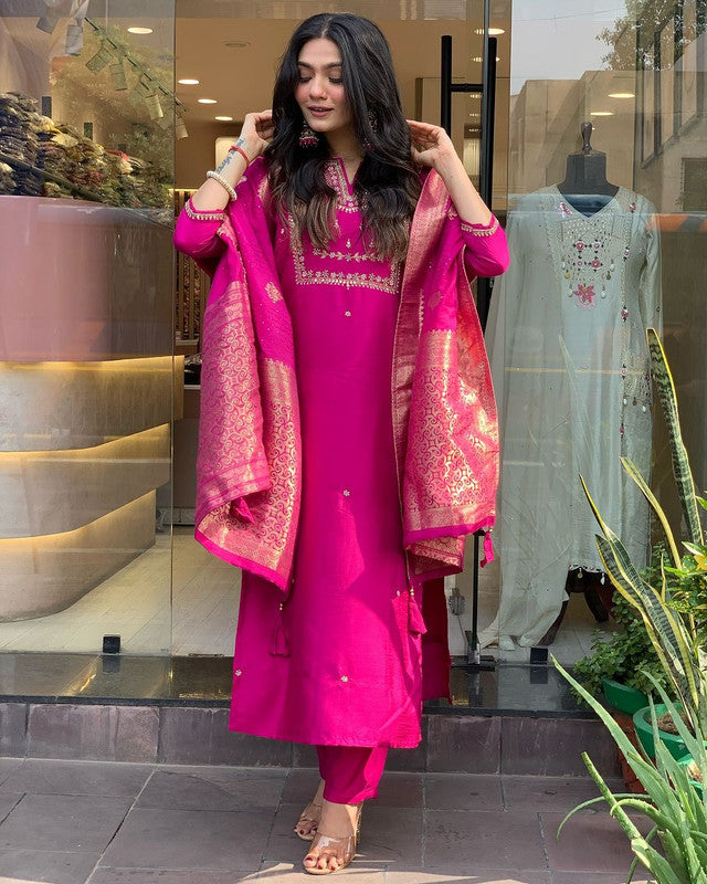 Malishka Women's Pink Viscose Chanderi Embroidered Straight Kurta Pant With Dupatta
