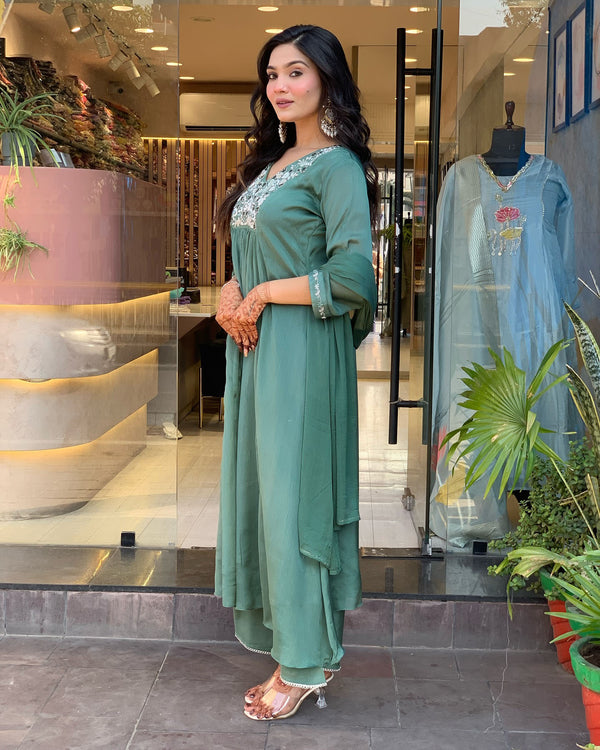 Malishka Women's Green Chinon Embroidered Straight Kurta Pant With Dupatta