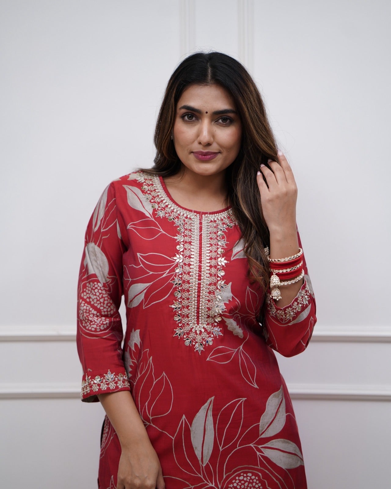 Malishka Women's Maroon Muslin Embroidered Straight Kurta With Pant