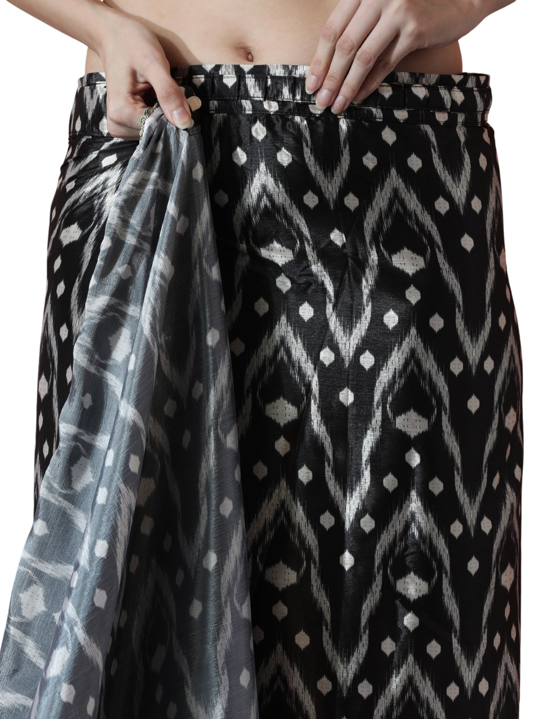 Avantini Chinon Digital Print Ready To Wear Saree With Blouse Piece - Black