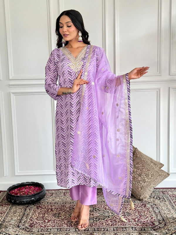 Malishka Women's Baby Pink Crepe Embroidered Straight Kurta Pant With Dupatta - Distacart