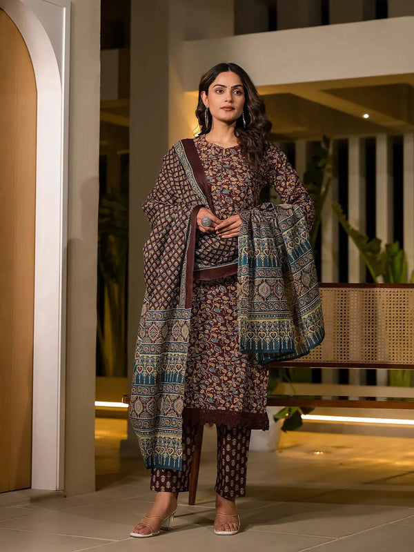 Yufta Maroon Floral Print Piping On Yoke Pakistani Style Kurta With Trousers And Dupatta Set