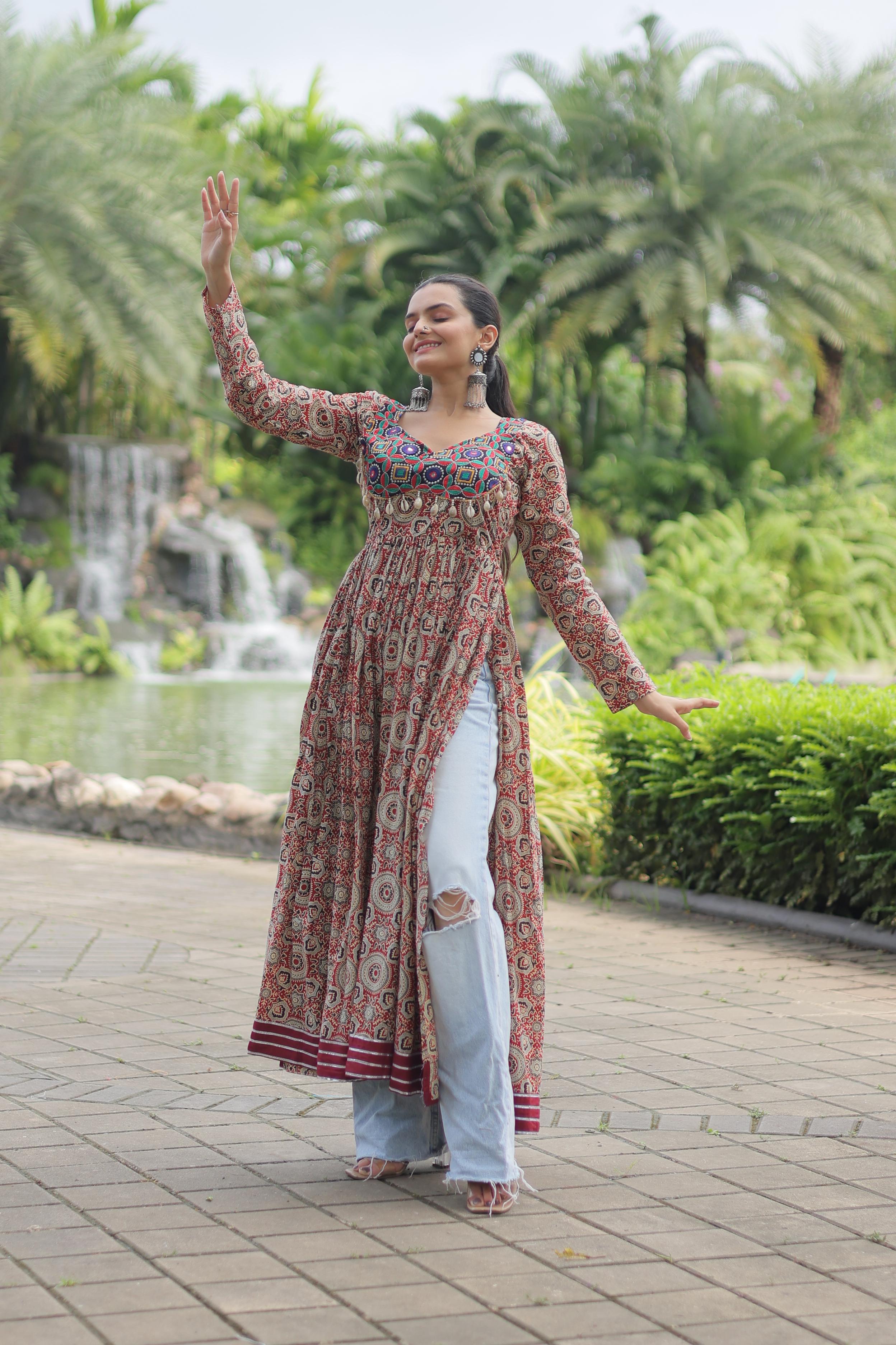 Lorenvalley Maroon Printed Cotton With Kutchi Gamthi Work And Kodi Lace Kurti - Distacart