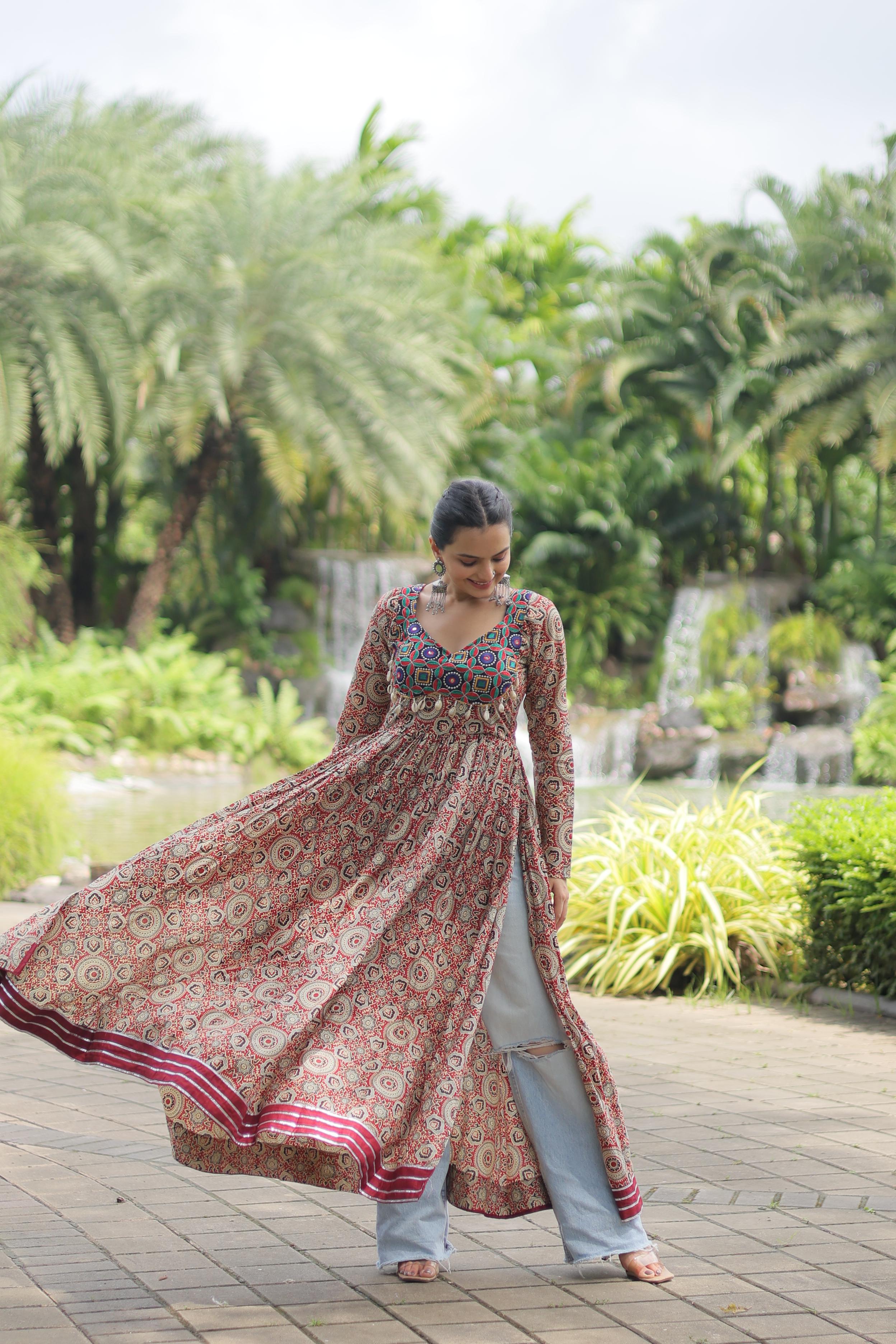 Lorenvalley Maroon Printed Cotton With Kutchi Gamthi Work And Kodi Lace Kurti - Distacart