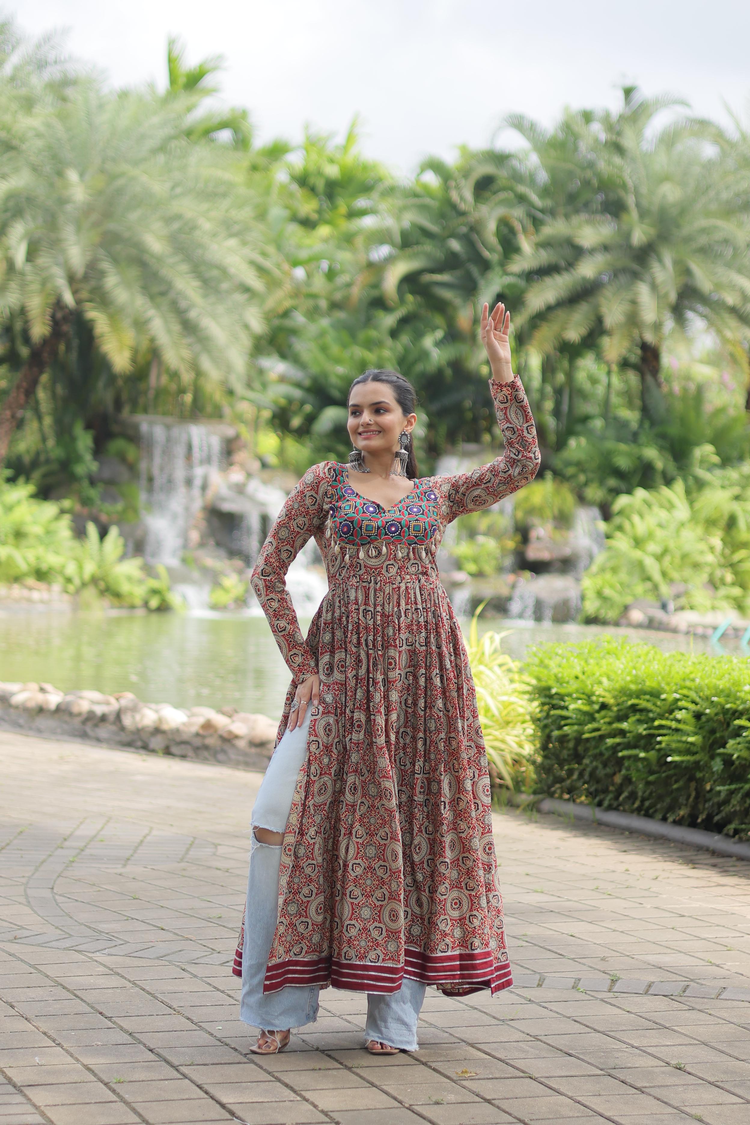 Lorenvalley Maroon Printed Cotton With Kutchi Gamthi Work And Kodi Lace Kurti - Distacart