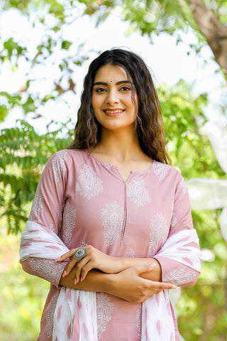 Yufta Mauve & Off White Printed Dupatta Set - Distacart