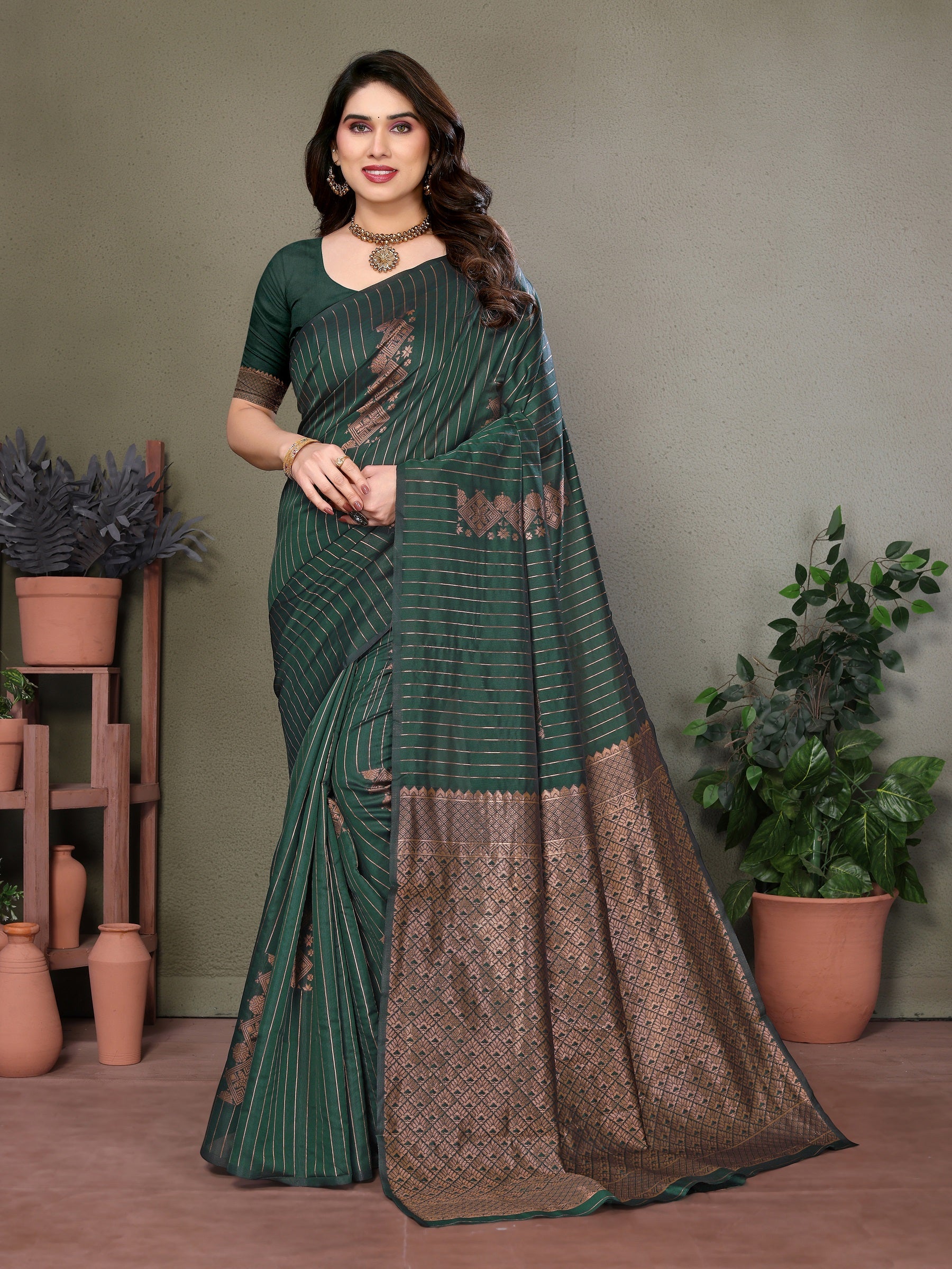 Vedant Vastram Litchi Silk Banarasi Silk Saree - Bottle Green - Distacart