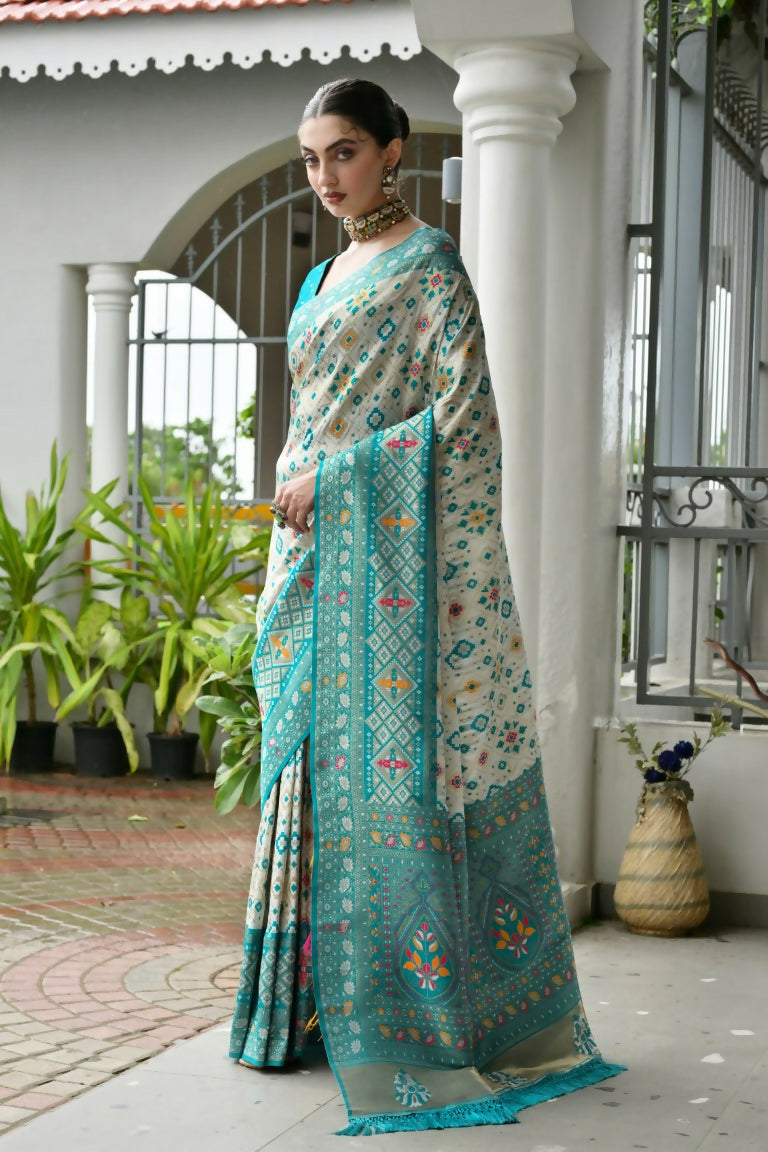 Vishnu Weaves Women's Sea-Green Banarasi Silk Patola Zari Woven Saree with Blouse