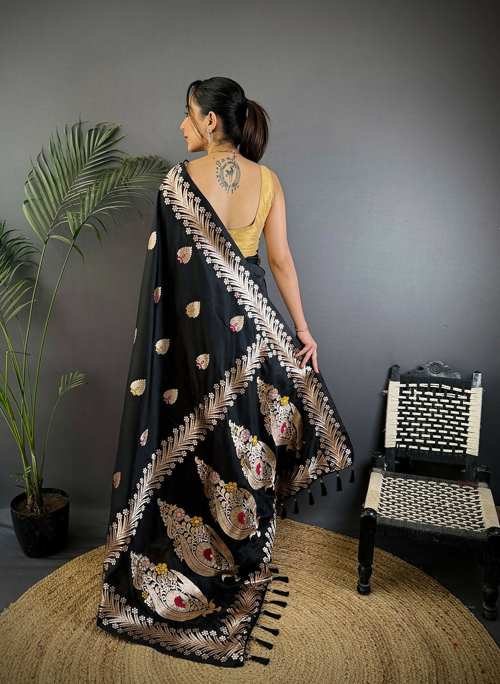 Joban Fashion Banarasi Black Woven Soft Silk Saree