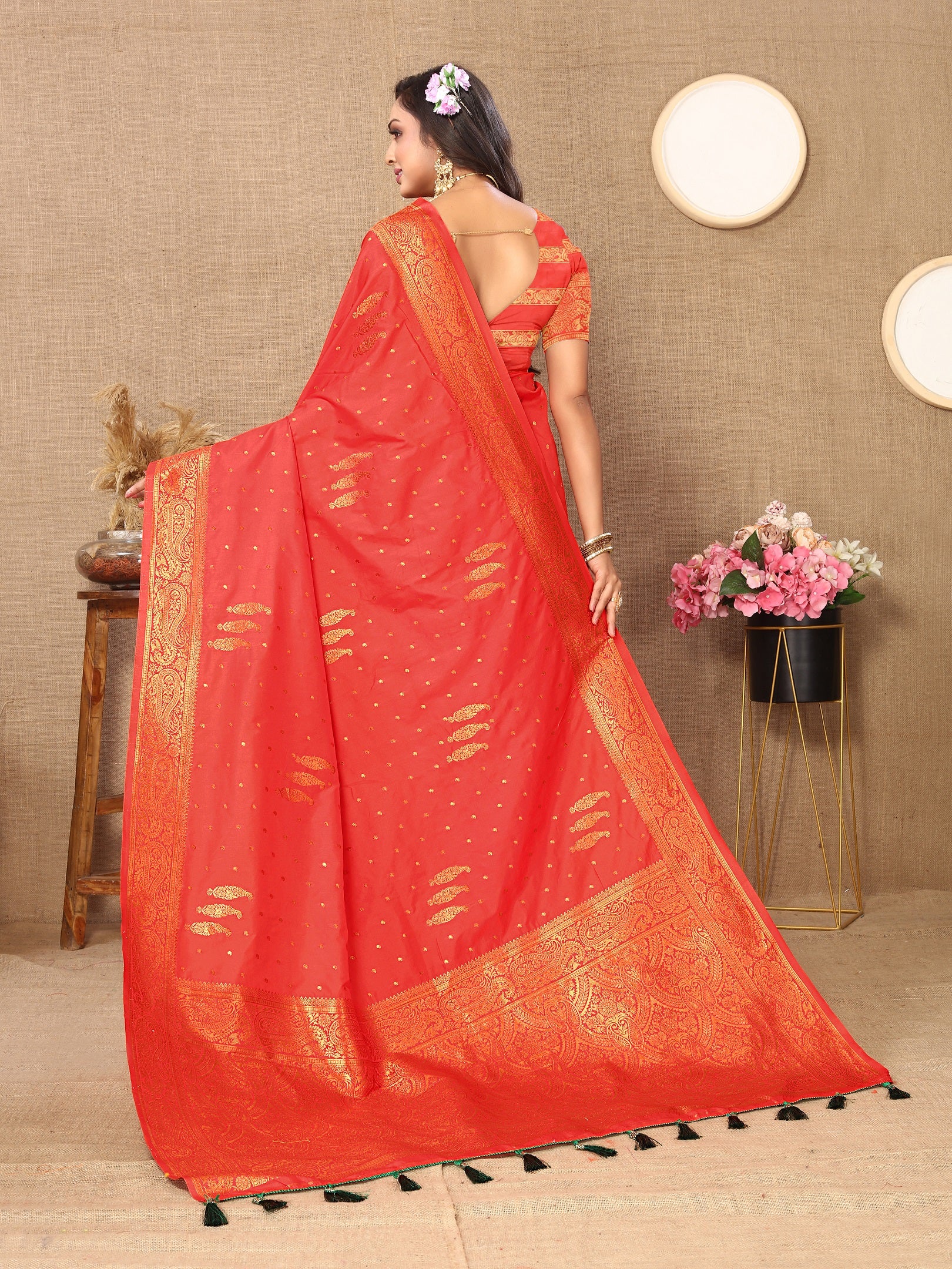 Vedant Vastram Red Color Banarasi Silk Saree - Red - Distacart