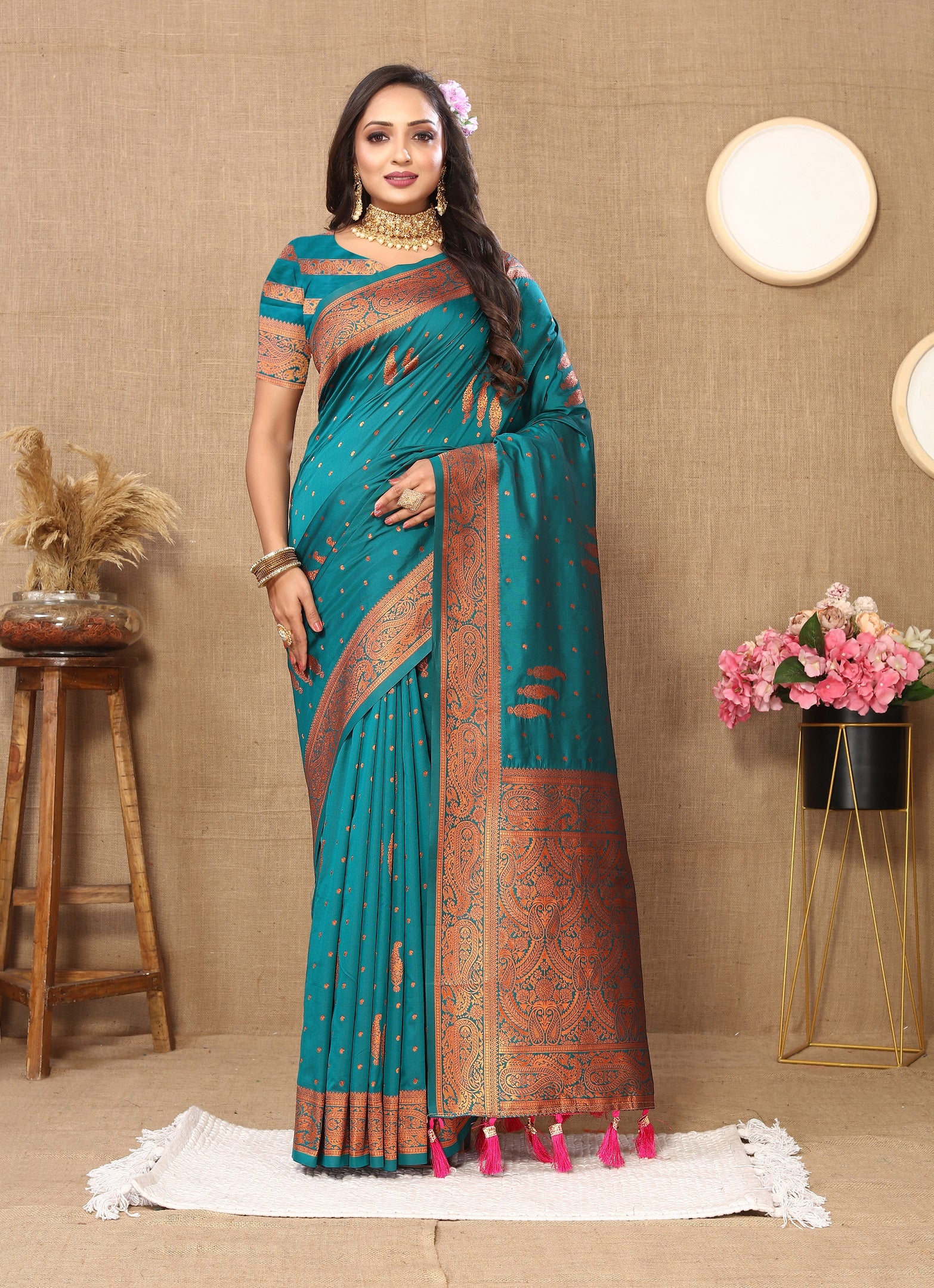Vedant Vastram See Green Color Banarasi Silk Saree - See Green - Distacart