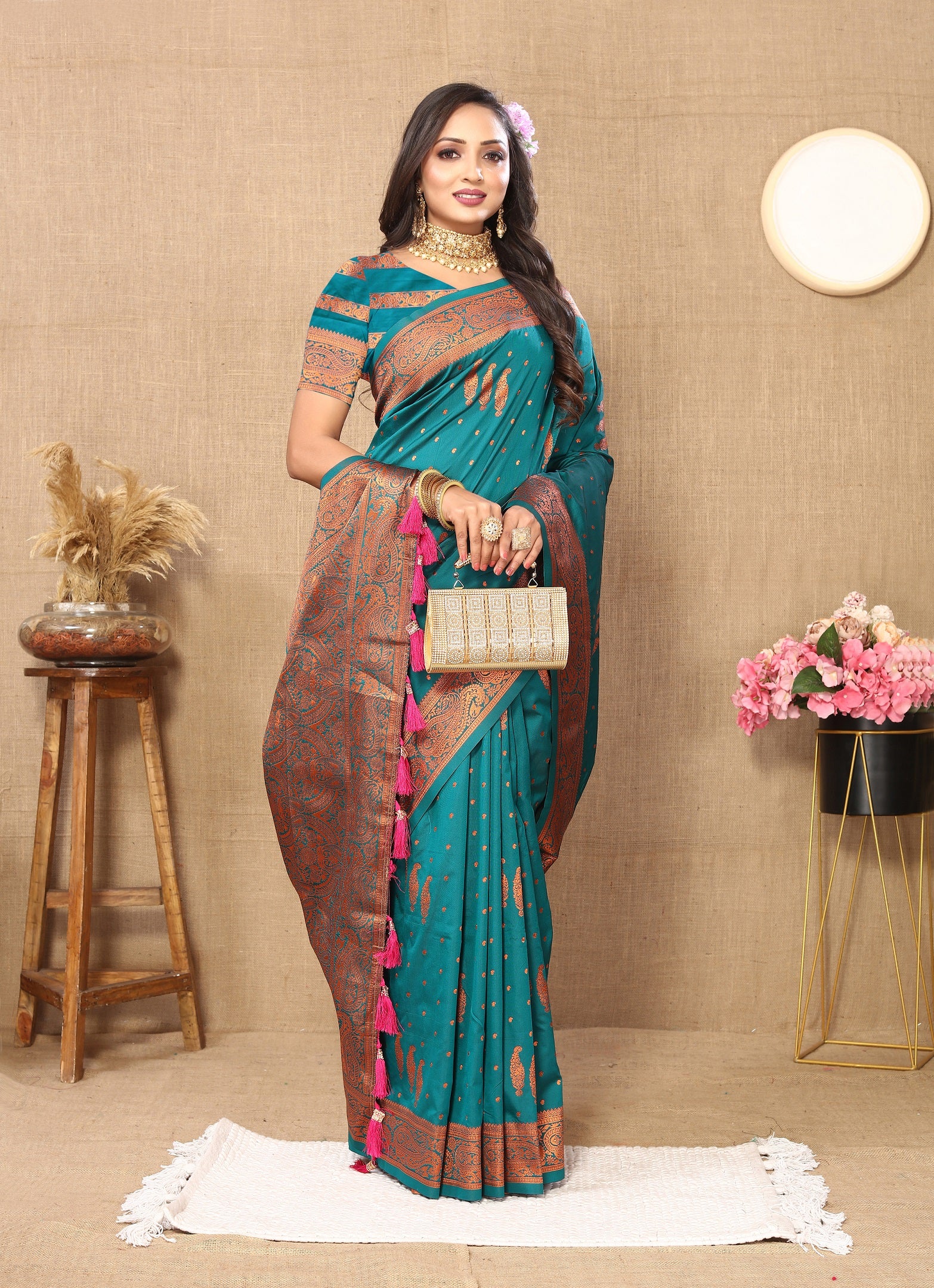 Vedant Vastram See Green Color Banarasi Silk Saree - See Green - Distacart