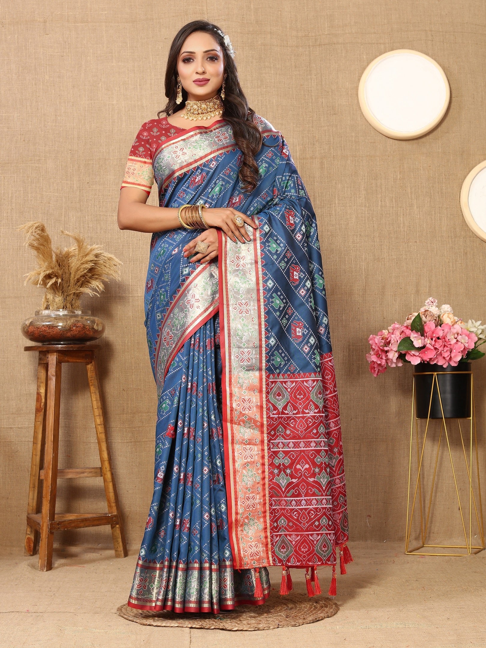 Vedant Vastram Navy Blue Color Kanjeevaram Patola Silk Saree - Navy Blue - Distacart