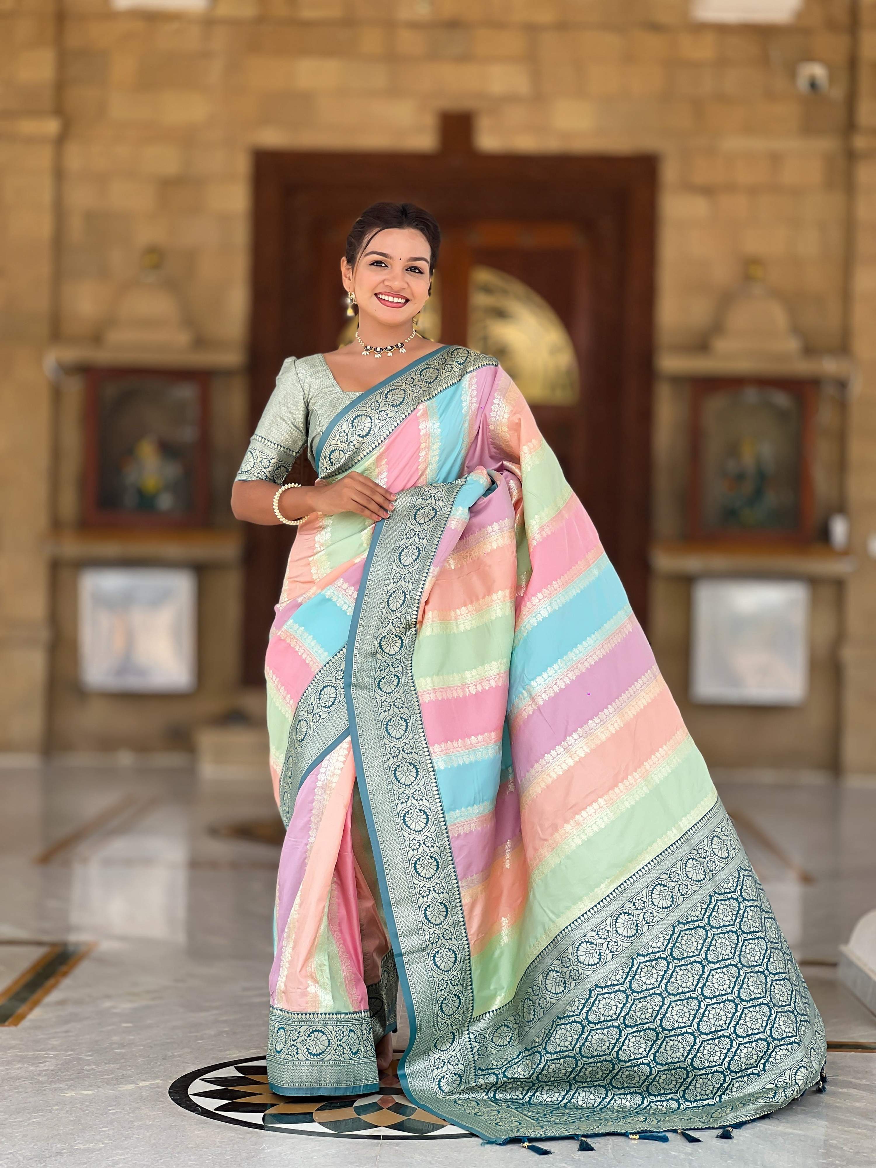 Vedant Vastram Soft Litchi Silk Fancy Jacquard Bollywood Saree - Morpich - Dista