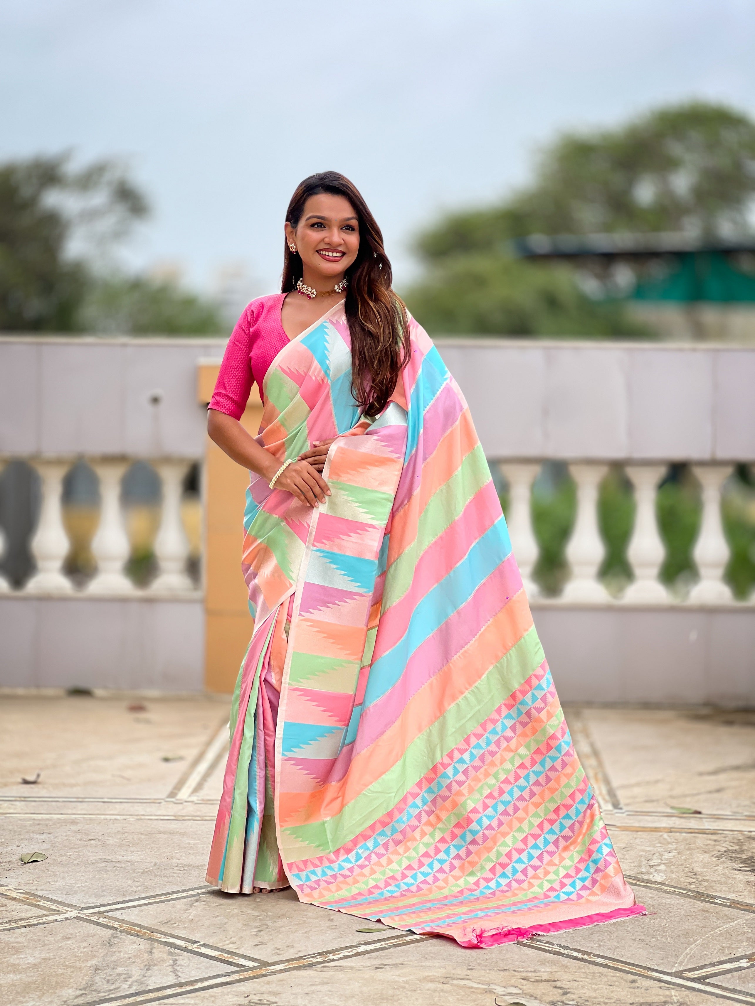 Vedant Vastram Soft Litchi Silk Fancy Jacquard Bollywood Saree - Pink - Dista