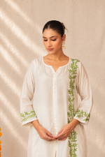 Thumbnail for Gharana India Natural Muslin Green Leaf Pattern Short Kurta Set - Dista