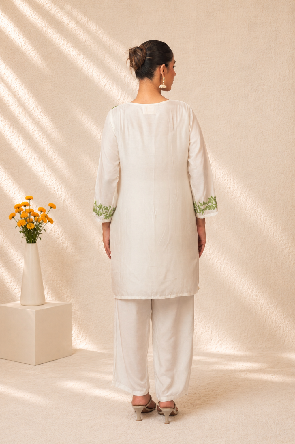 Gharana India Natural Muslin Green Leaf Pattern Short Kurta Set - Dista