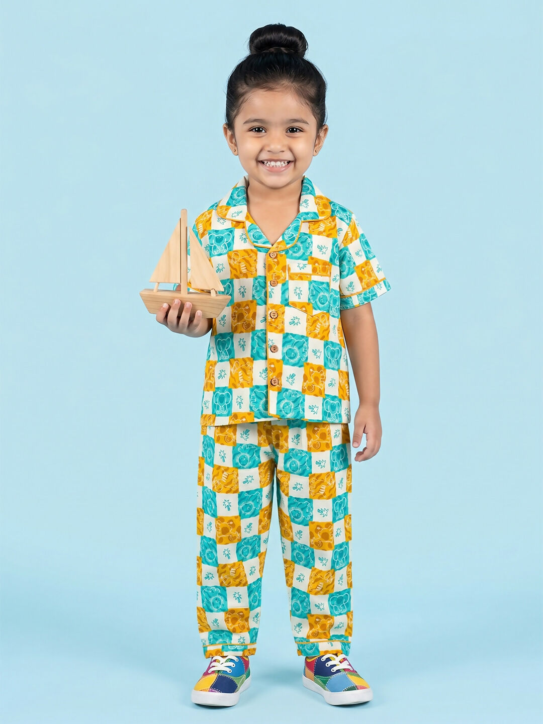 Breathables Woven Cotton Half Sleeves Checks Shirt & Pyjama Multicolour