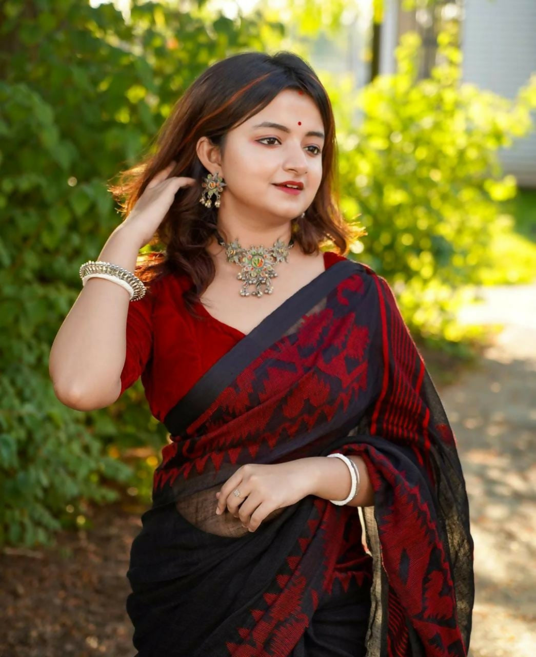 ECDCKARATLINENBlackRed