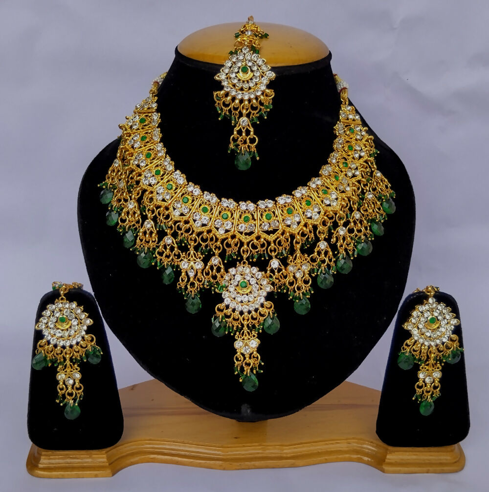 Joban Fashion Hand Made High Quality Gold Plated Base Metal Alloy Kundan Stone Studded Kundan Jewellery Set