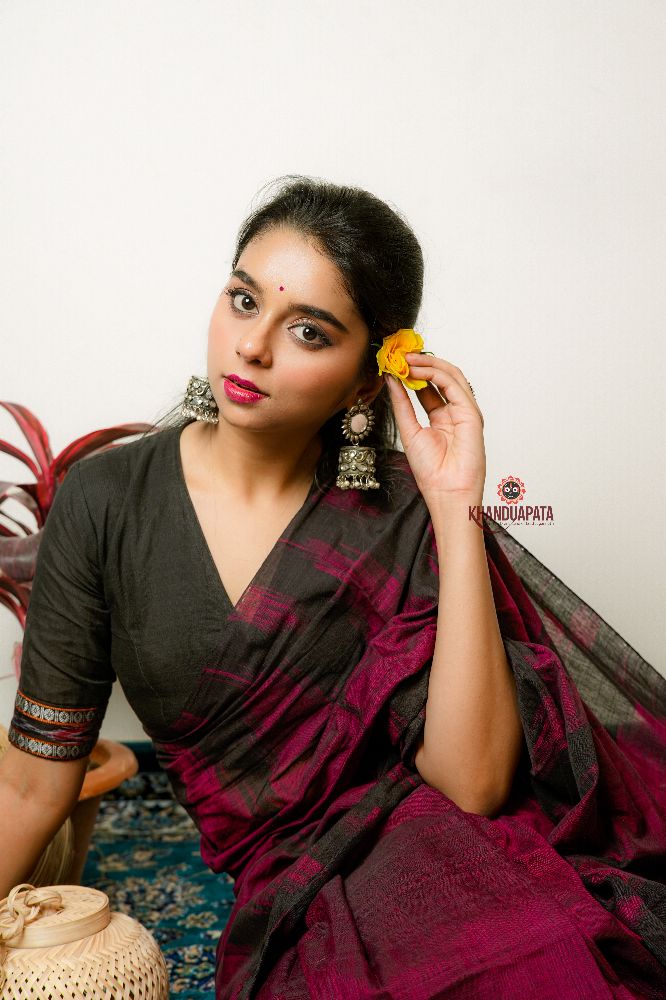 khanduapata Deep Red Plain Cotton Saree For Women