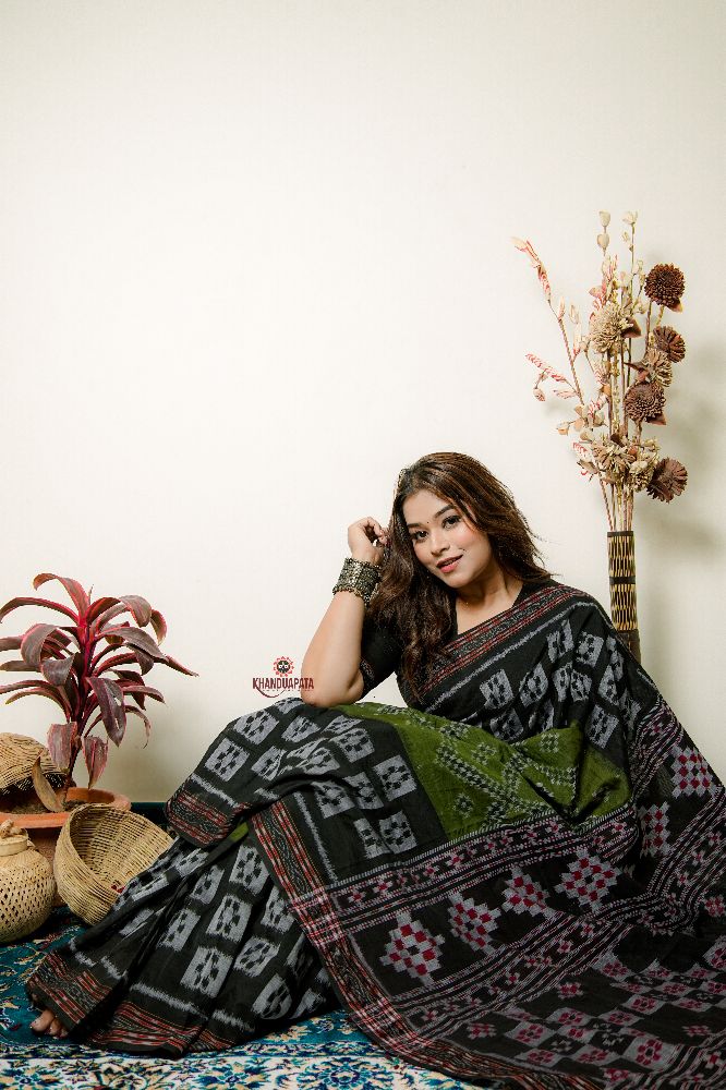 khanduapata Black And Grey Box Design Cotton Saree For Women