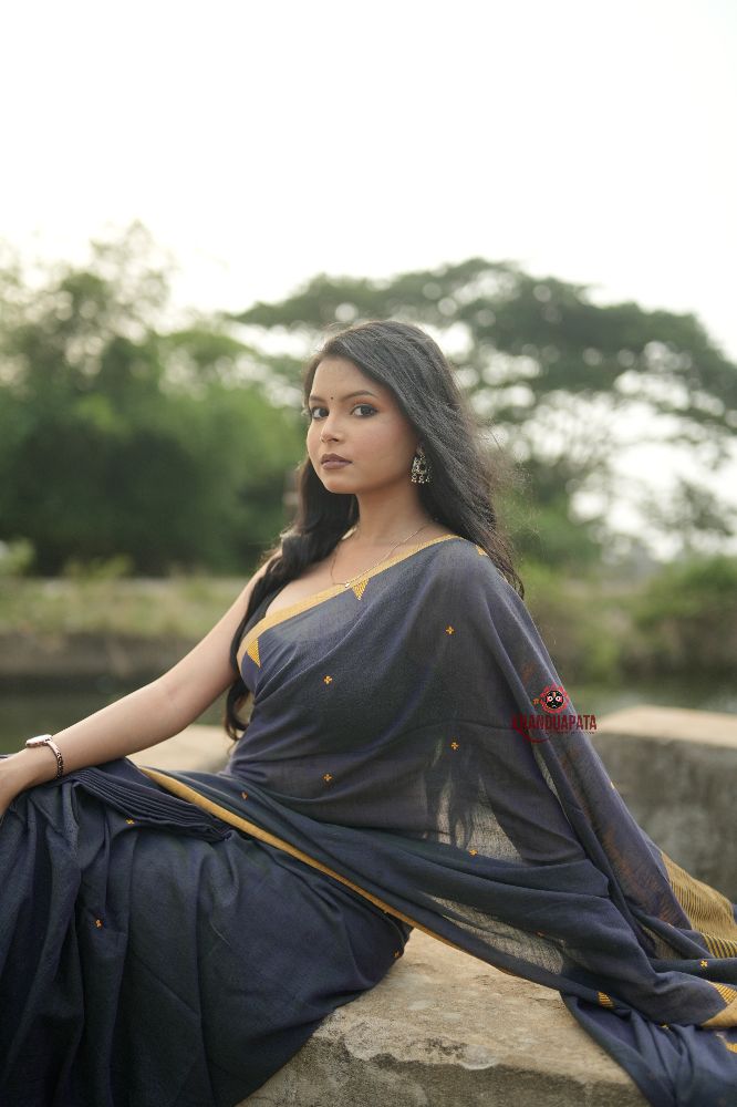 khanduapata Grey and Mustard Yellow Dot Pattern Cotton Saree For Women