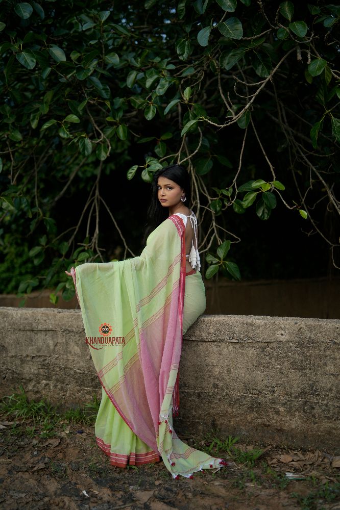 khanduapata Pink and Pastel Green Plain Cotton Saree For Women