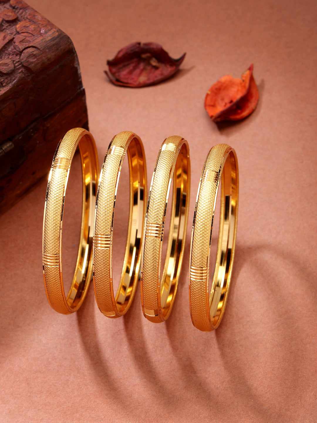 NVR Women's Set of 4 Gold-Polished Traditional Bangles - Distacart