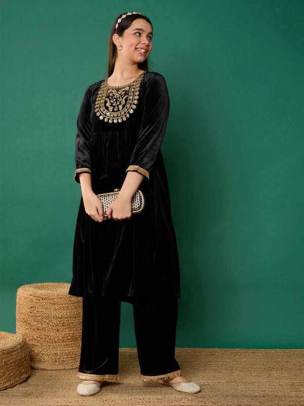 Lyush Girl Black Velvet Embroidered Kurta With Pants - Distacart