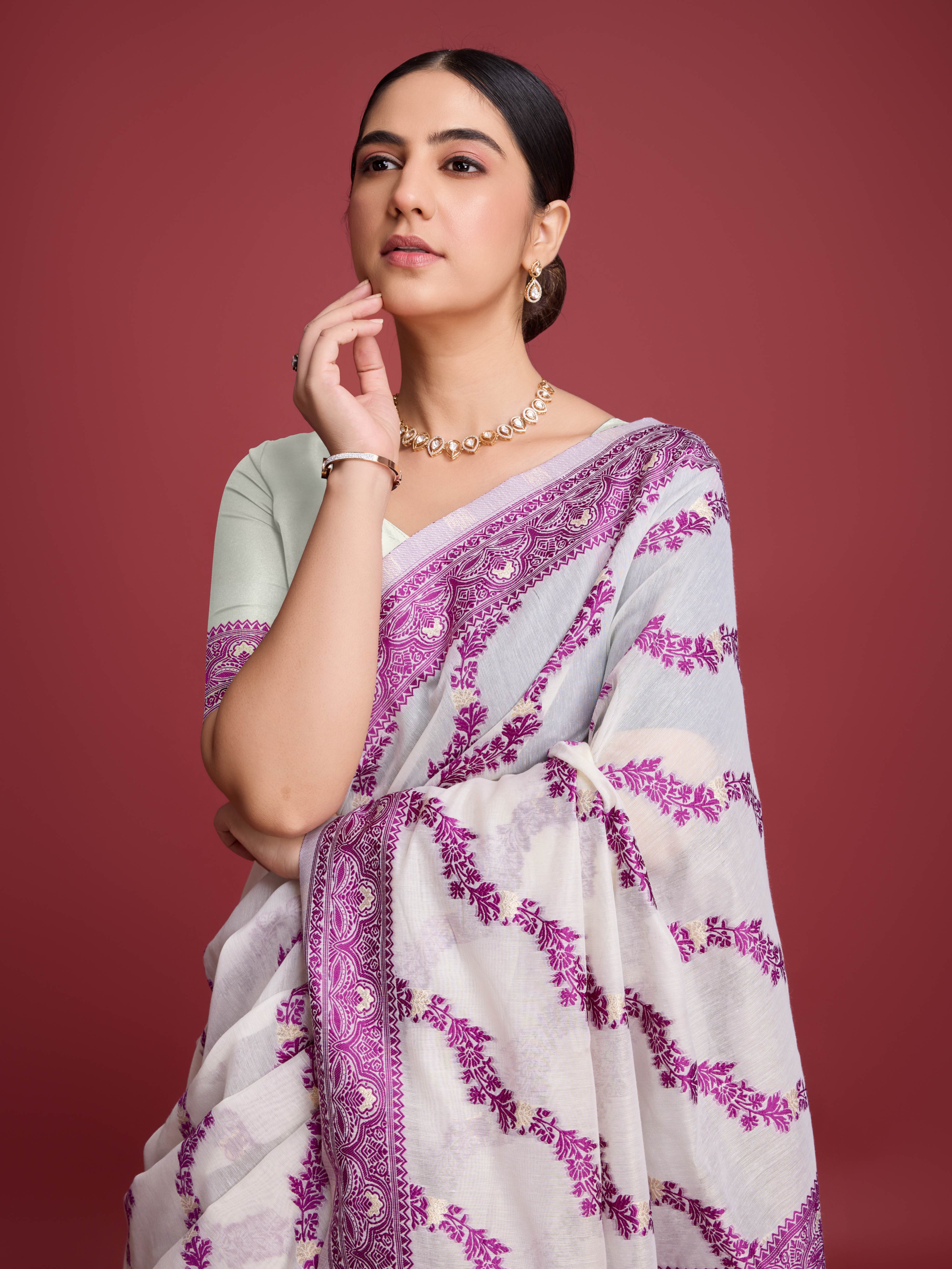 Vedant Vastram Dhakai Jamdani Cotton Saree - Wine - Distacart