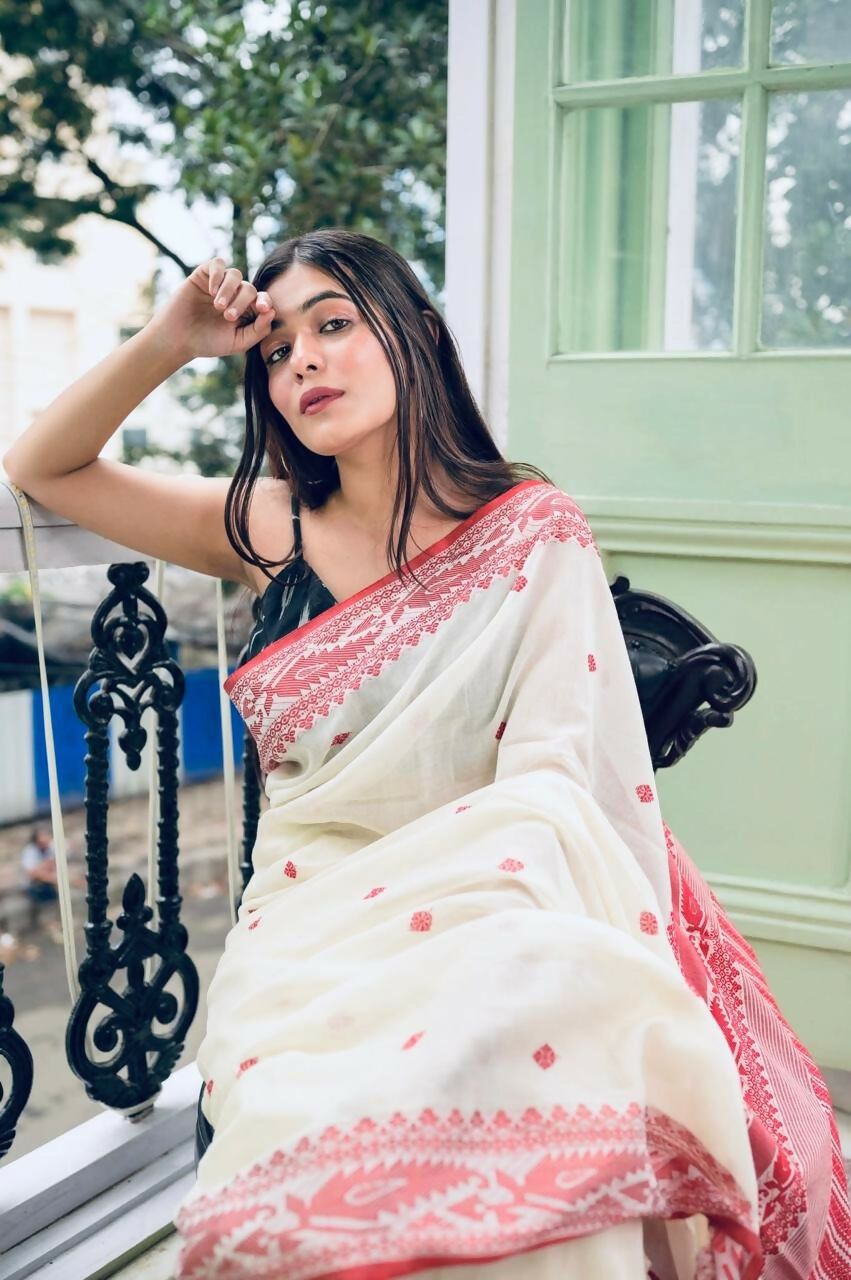 Exclusive Collection White Red Most Trending Beautiful Pure Cotton Handloom Saree