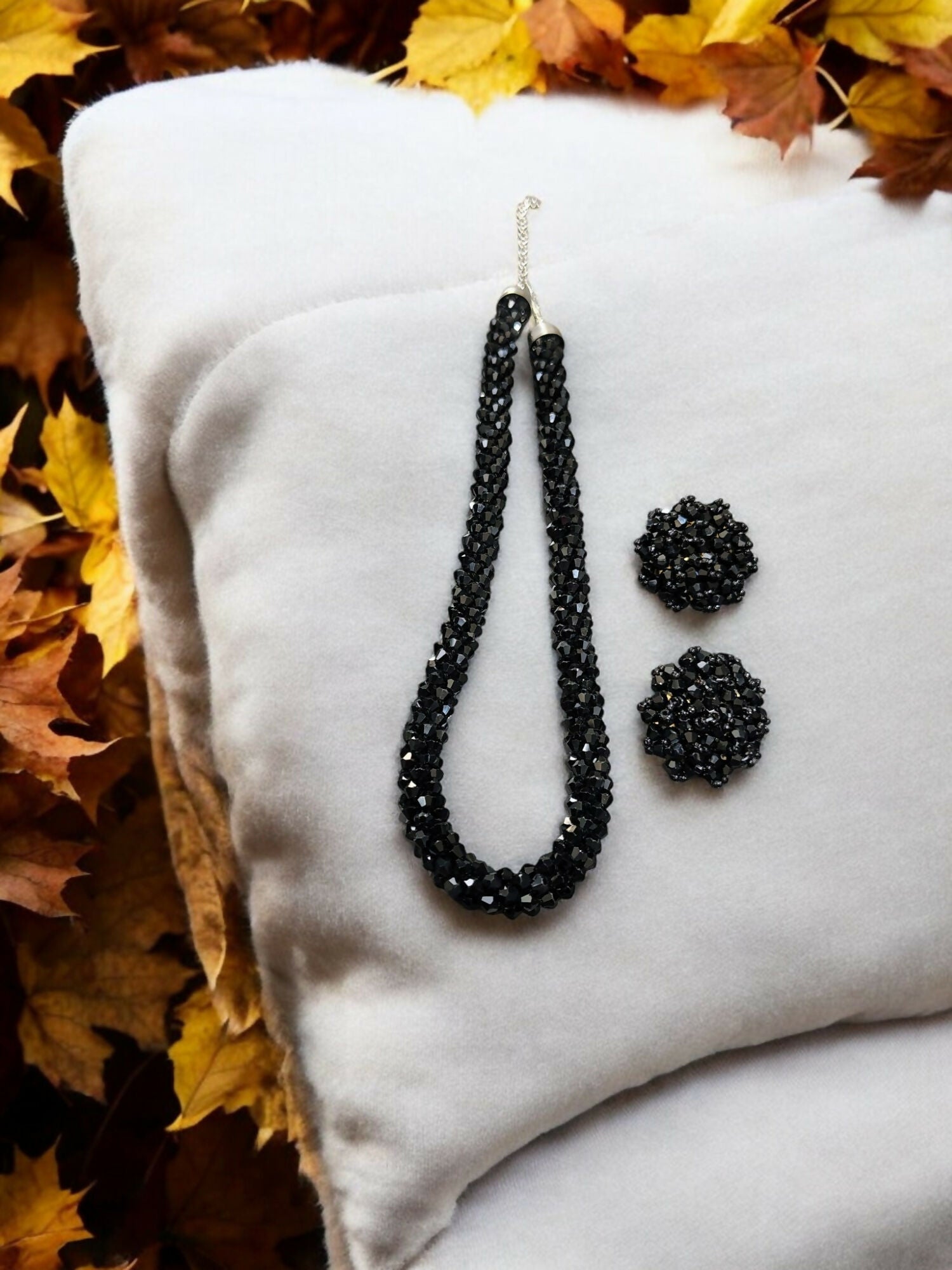 Inhanns Noor-E-Jalwa – Handmade Crystal Bead Necklace / Necklace With Earrings -Adjustable - Black - Distacart