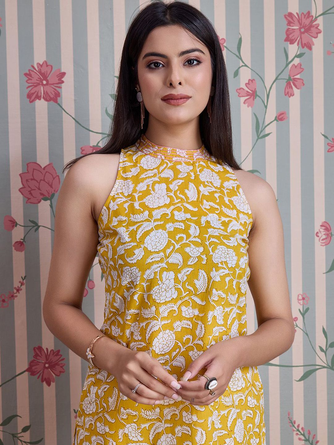 Ode by House of Pataudi Floral Printed Pure Cotton Straight Kurta with Palazzos - Distacart